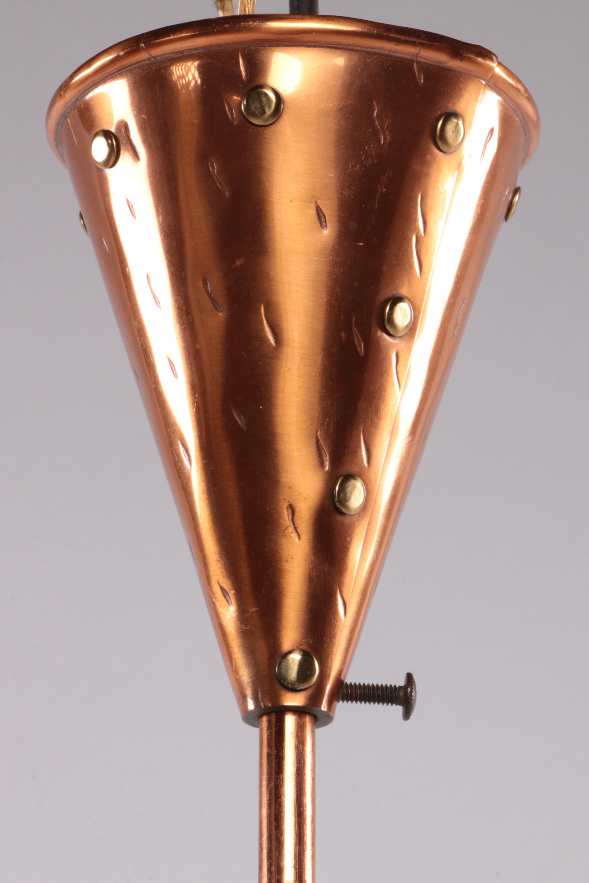 Deense met de hand gehamerde koperen hanglamp van E.S Horn Aalestrup, jaren 50