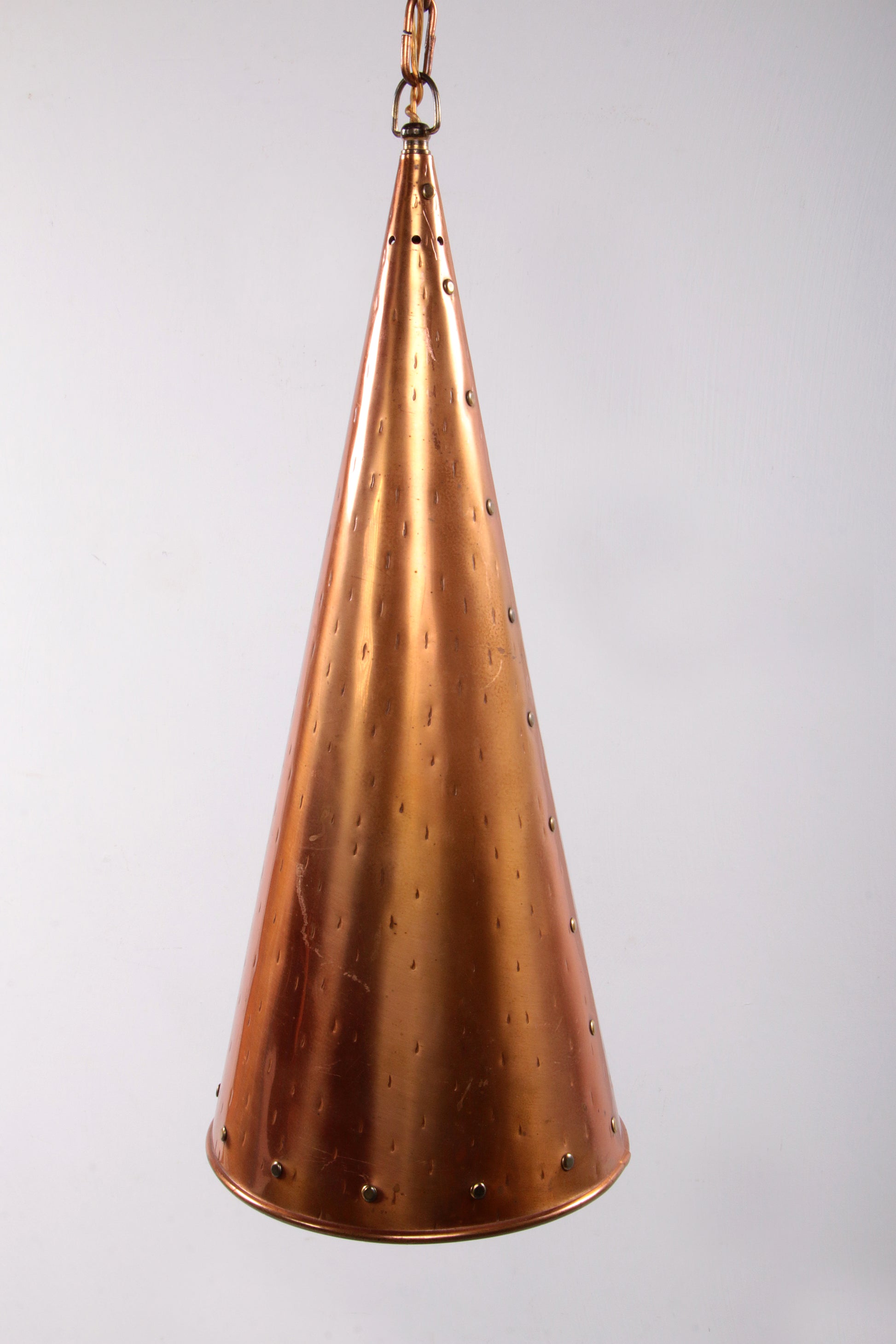 Deense met de hand gehamerde koperen hanglamp van E.S Horn Aalestrup, jaren 50
