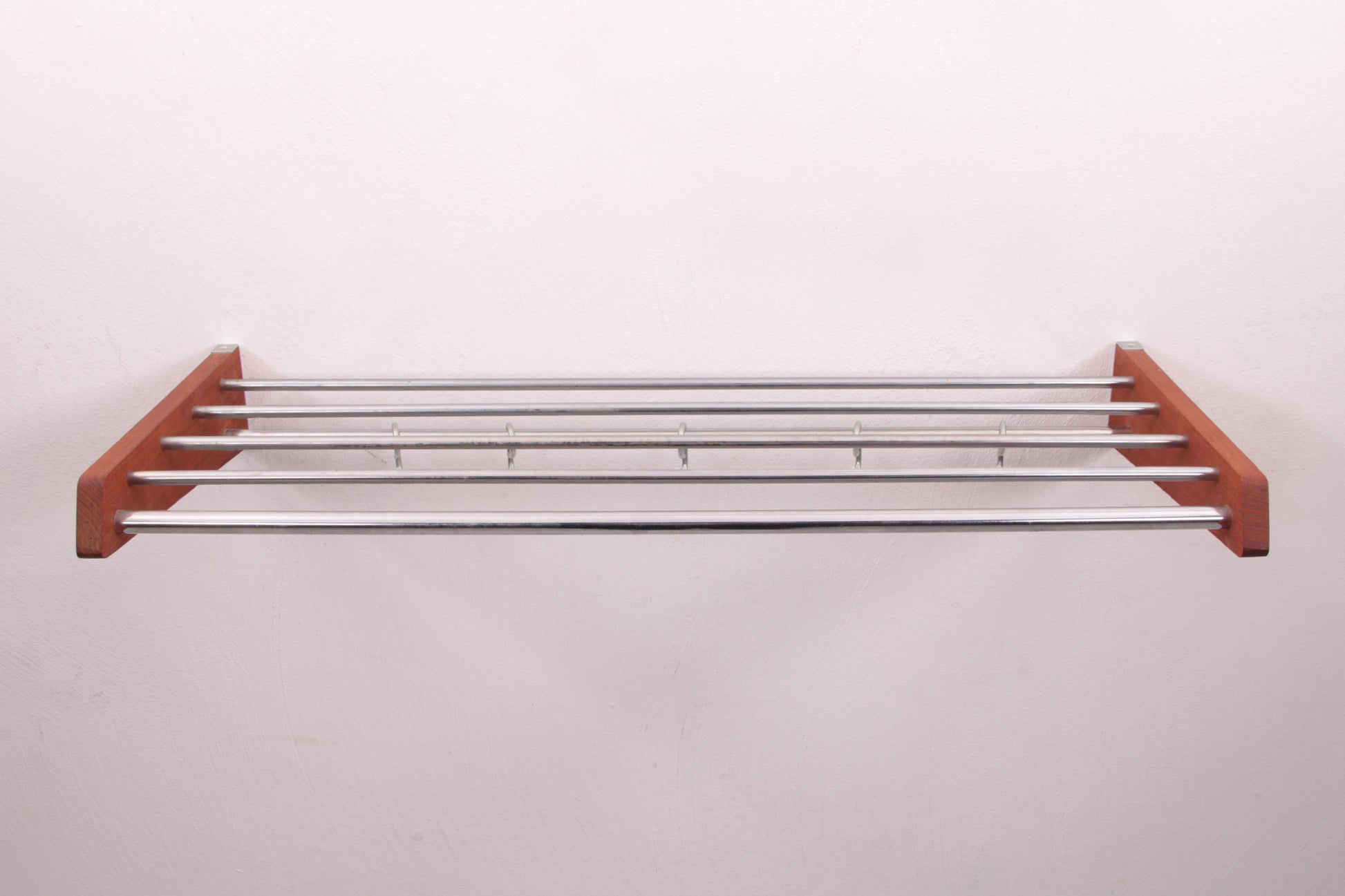 Deens Design Teakhouten Wand kapstok met chrome haken,60s.
