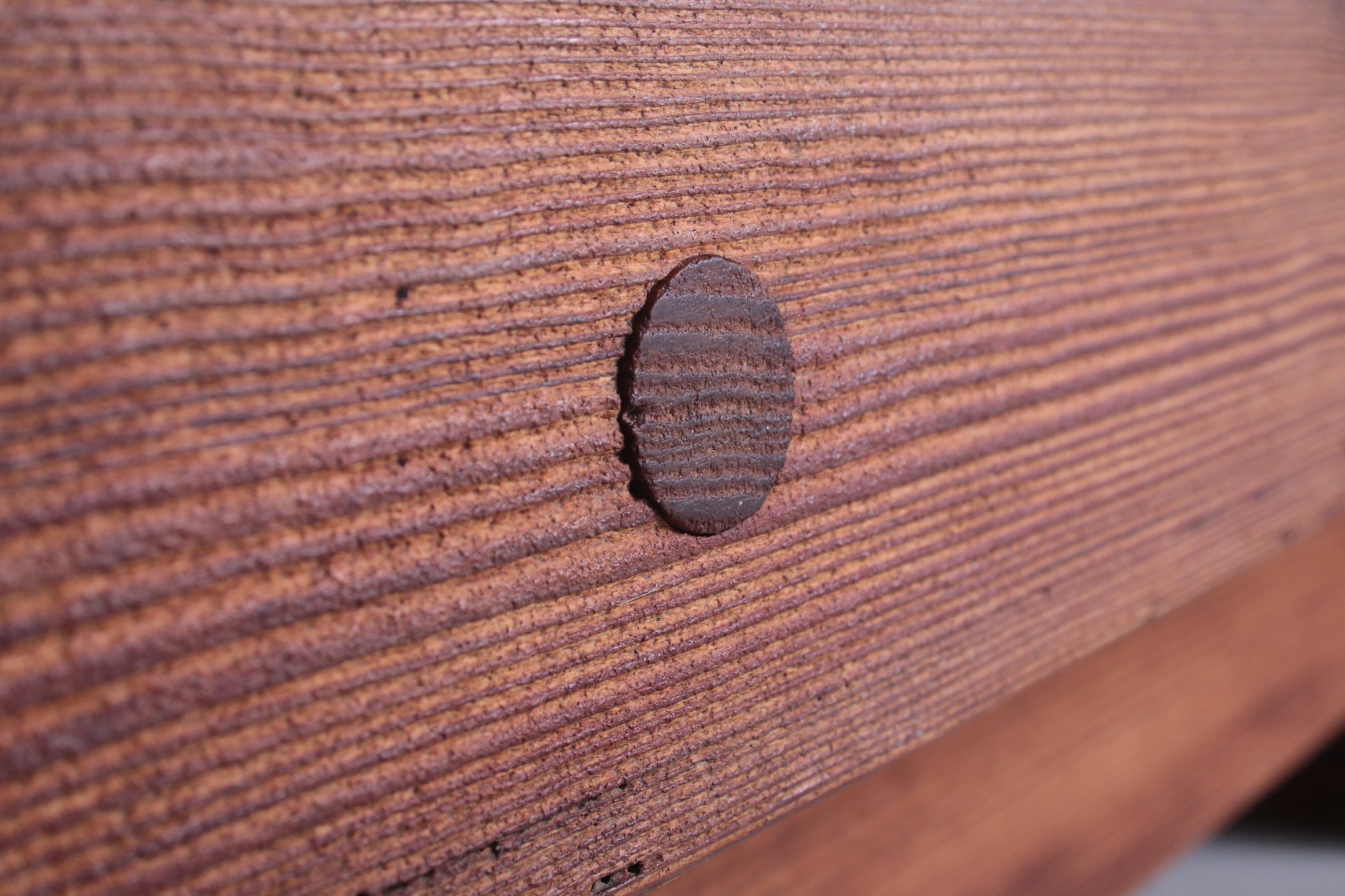 Brutalistische Salontafel van Jens Lyngsoe voor Havdrup Treavarefabrik detail