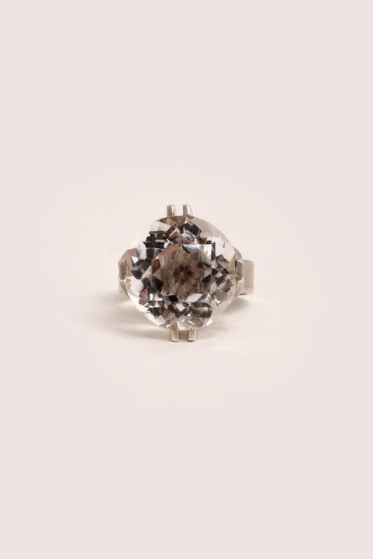Zilveren ring met bergkristal ontwerp Ellis Kauppi,Finland 1975