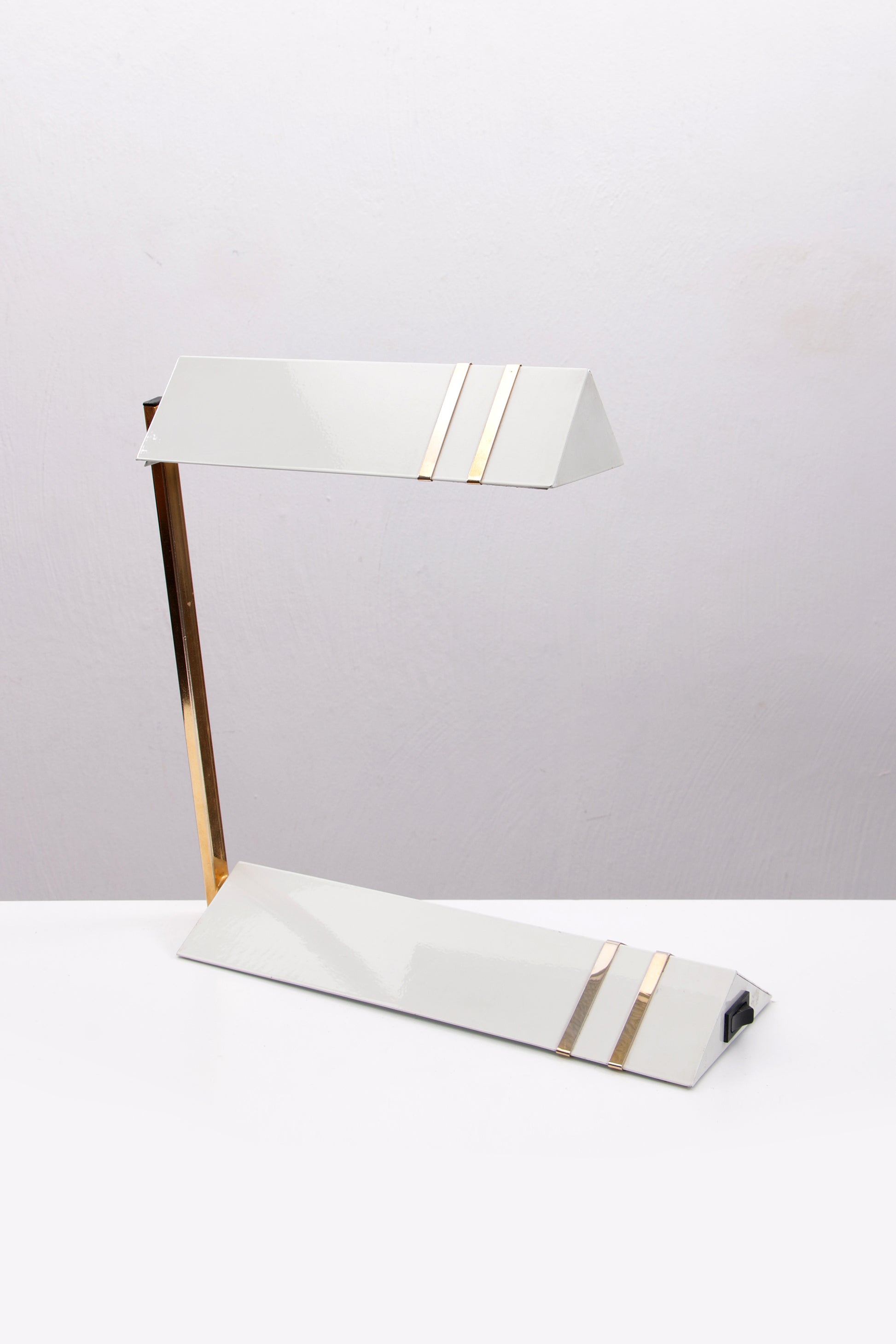 Italiaanse bureaulamp mooi strak design,1960