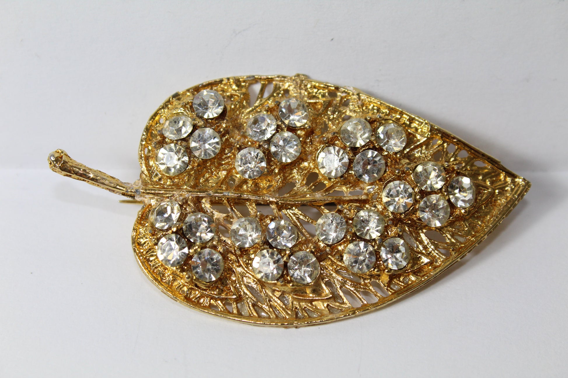 Diverse Vintage broches verschillende modelen gemaakt in 1960