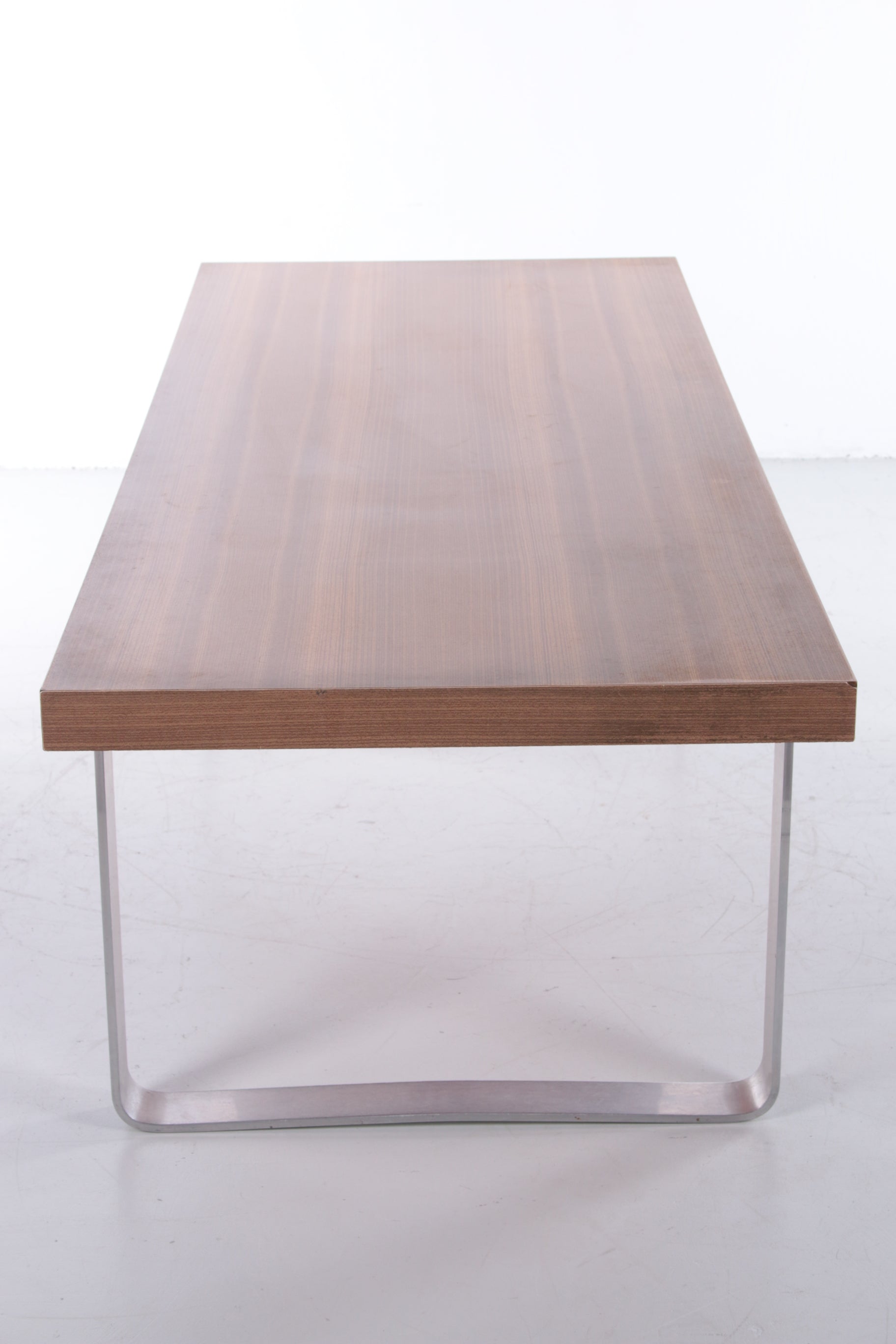 Retro Vintage Strakke Salontafel hout en chroom jaren 70 zijkant