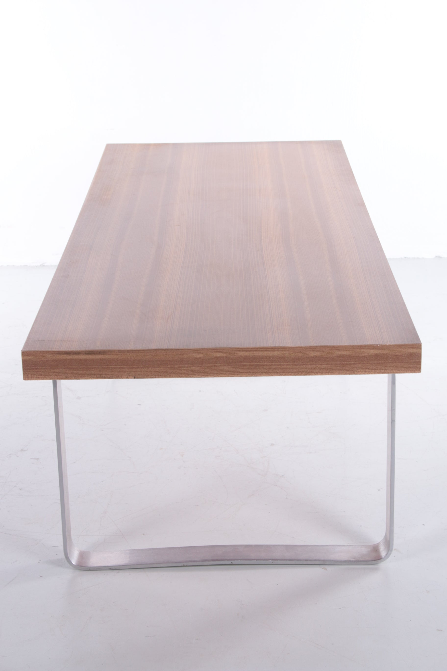Retro Vintage Strakke Salontafel hout en chroom jaren 70 zijkant