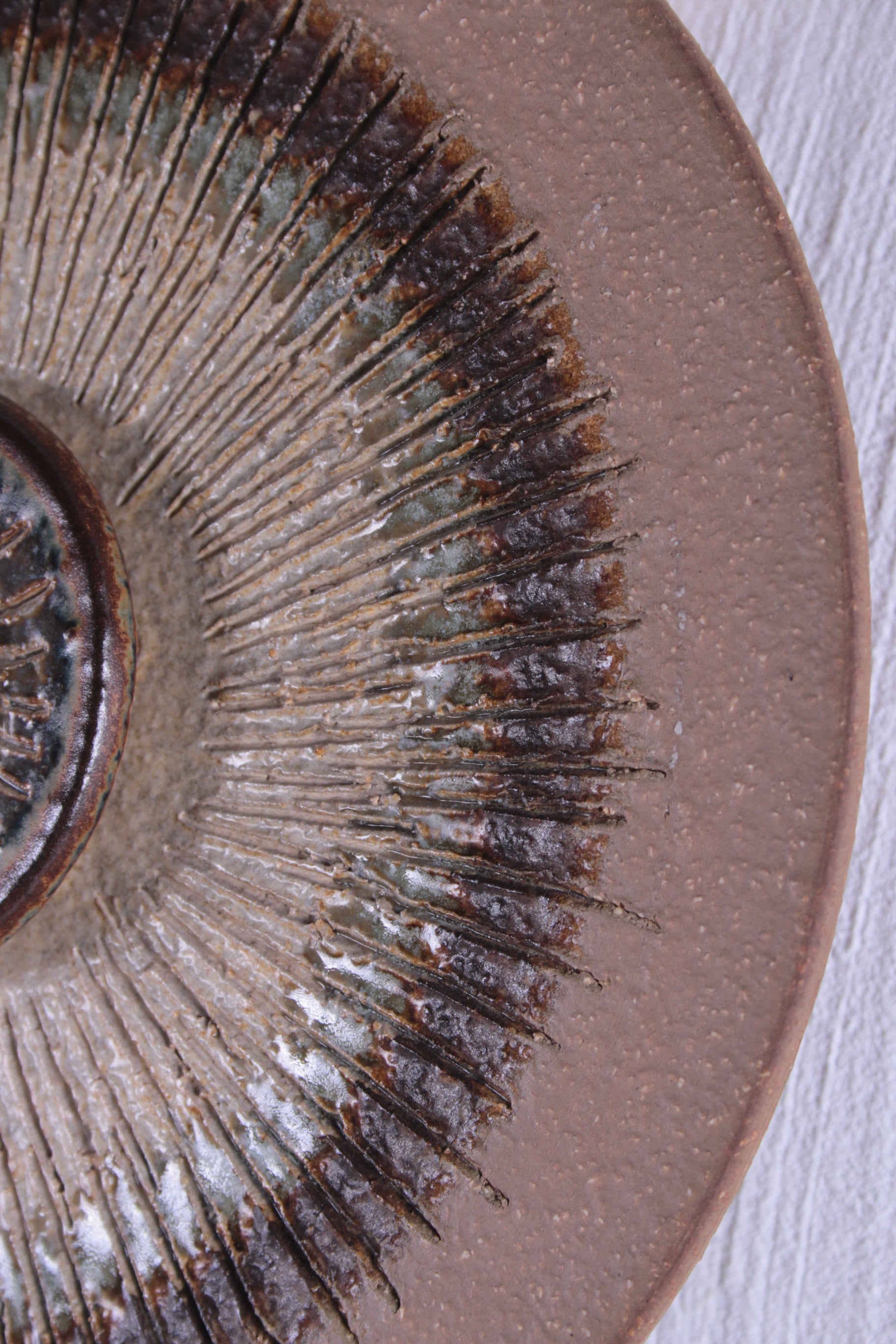 Soholm Wandlamp van Noomi Backhausen & Poul Brandborg detail rand voorkant