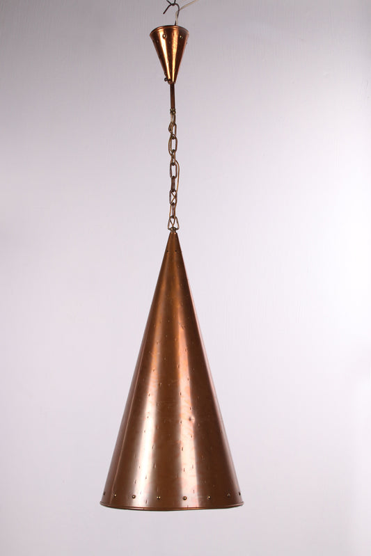 Deense met de hand gehamerde koperen hanglamp van E.S Horn Aalestrup, jaren 50 voorkant