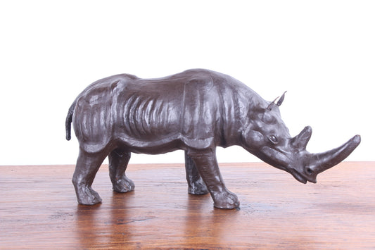 Oude Engelse leren Neushoorn gemaakt in de jaren 50 zijkant