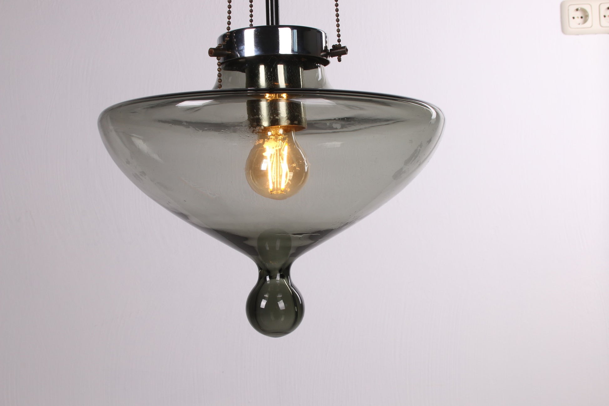 Hang lamp High Chaparral by Raak, 1970s detail voorkant licht aan