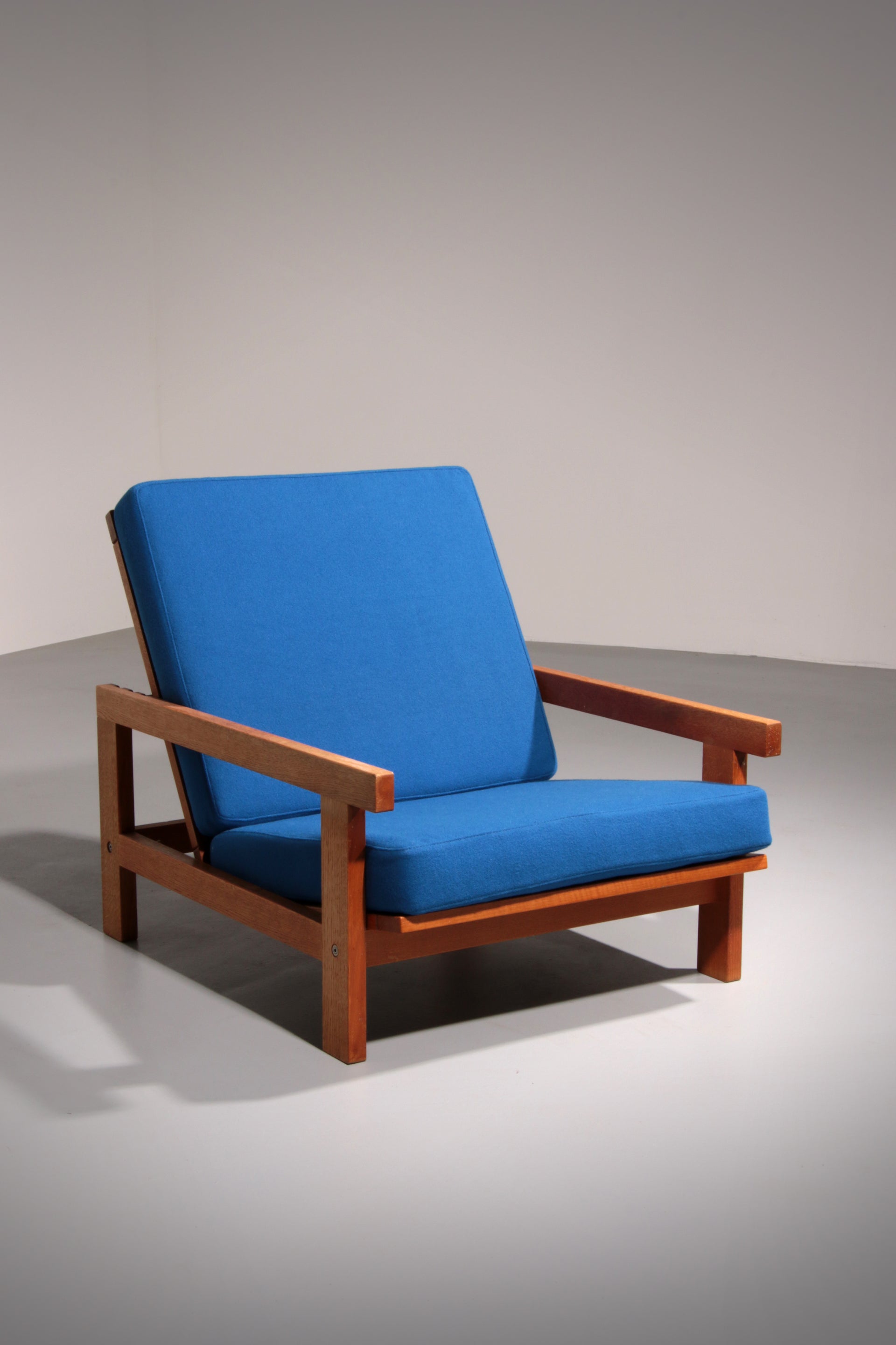 Hans J Wegner GE421 Getama Oak Recliner with Adjustable Backrest