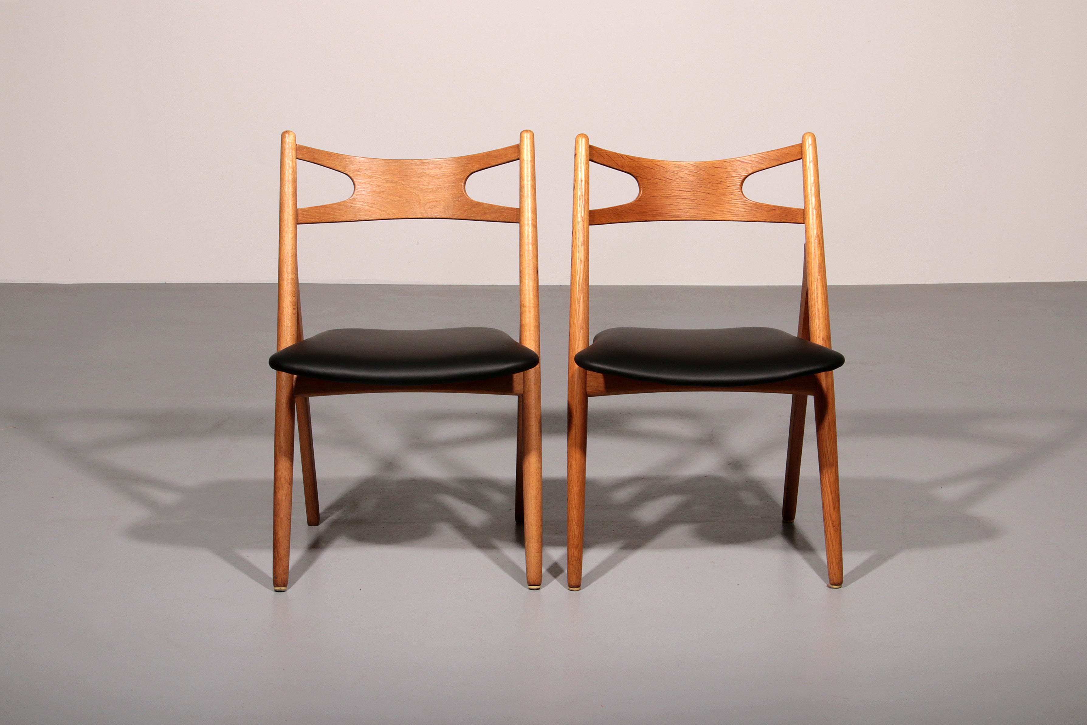 Hans J Wegner Dining Room Set 8 CH29 Sawbuck Chairs & AT 310 Table