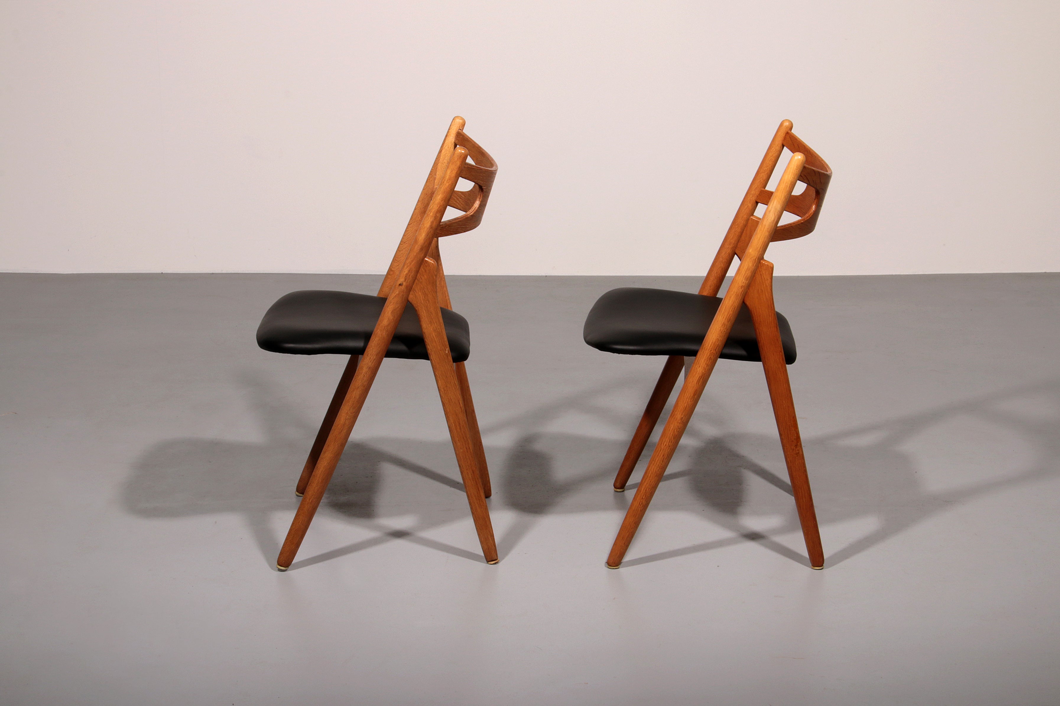Hans J Wegner Dining Room Set 8 CH29 Sawbuck Chairs & AT 310 Table