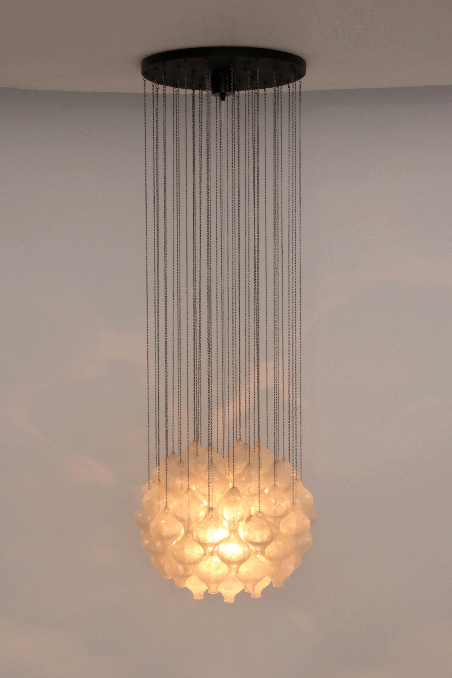 Kalmar 'Tulipan' Chandelier Pendant Light, Blown Glass, 1970,
