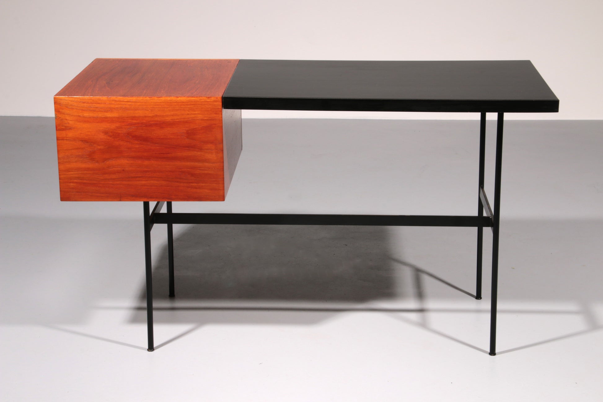 CM141 Desk by Pierre Paulin for Thonet, France, 1953s
