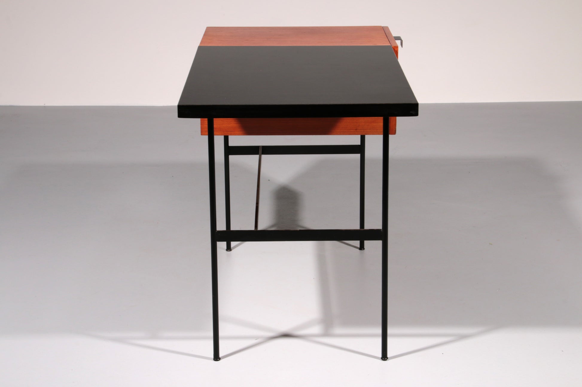 CM141 Desk by Pierre Paulin for Thonet, France, 1953s
