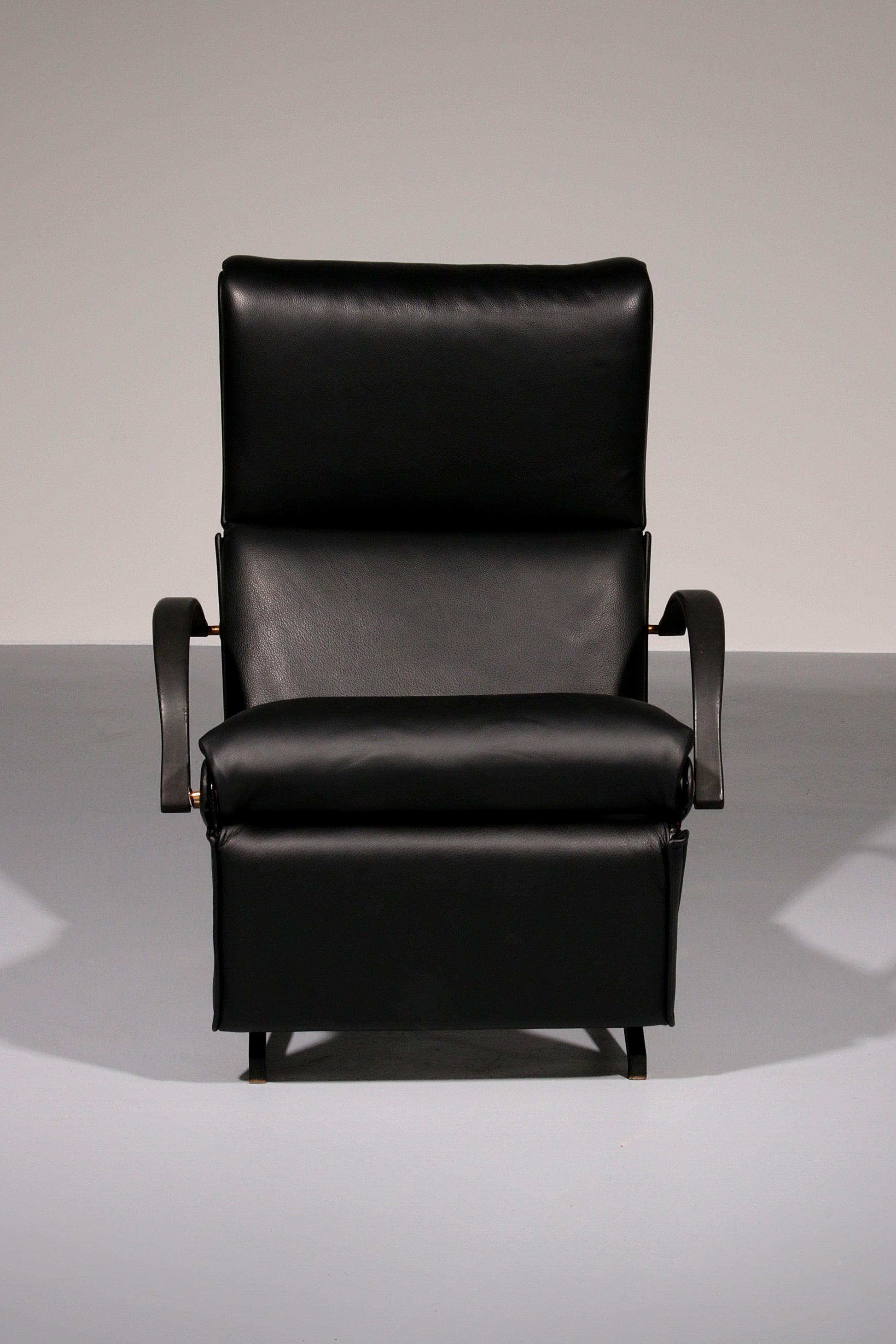 Italian Black Leather Adjustable P40 Relax Chair by Osvaldo Borsani Tecno.