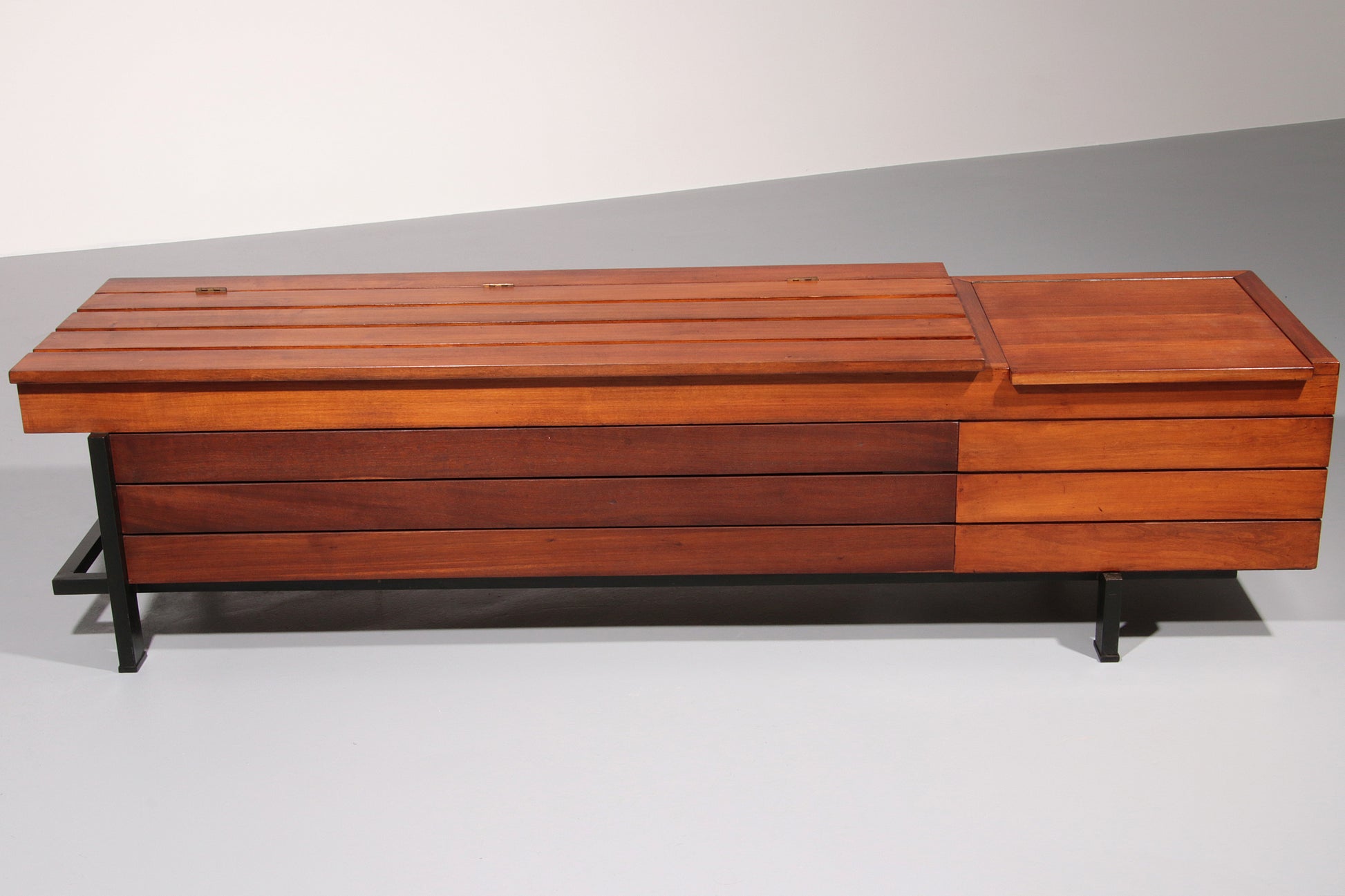 Vintage Wooden Bench with Storage Italiaans 1960