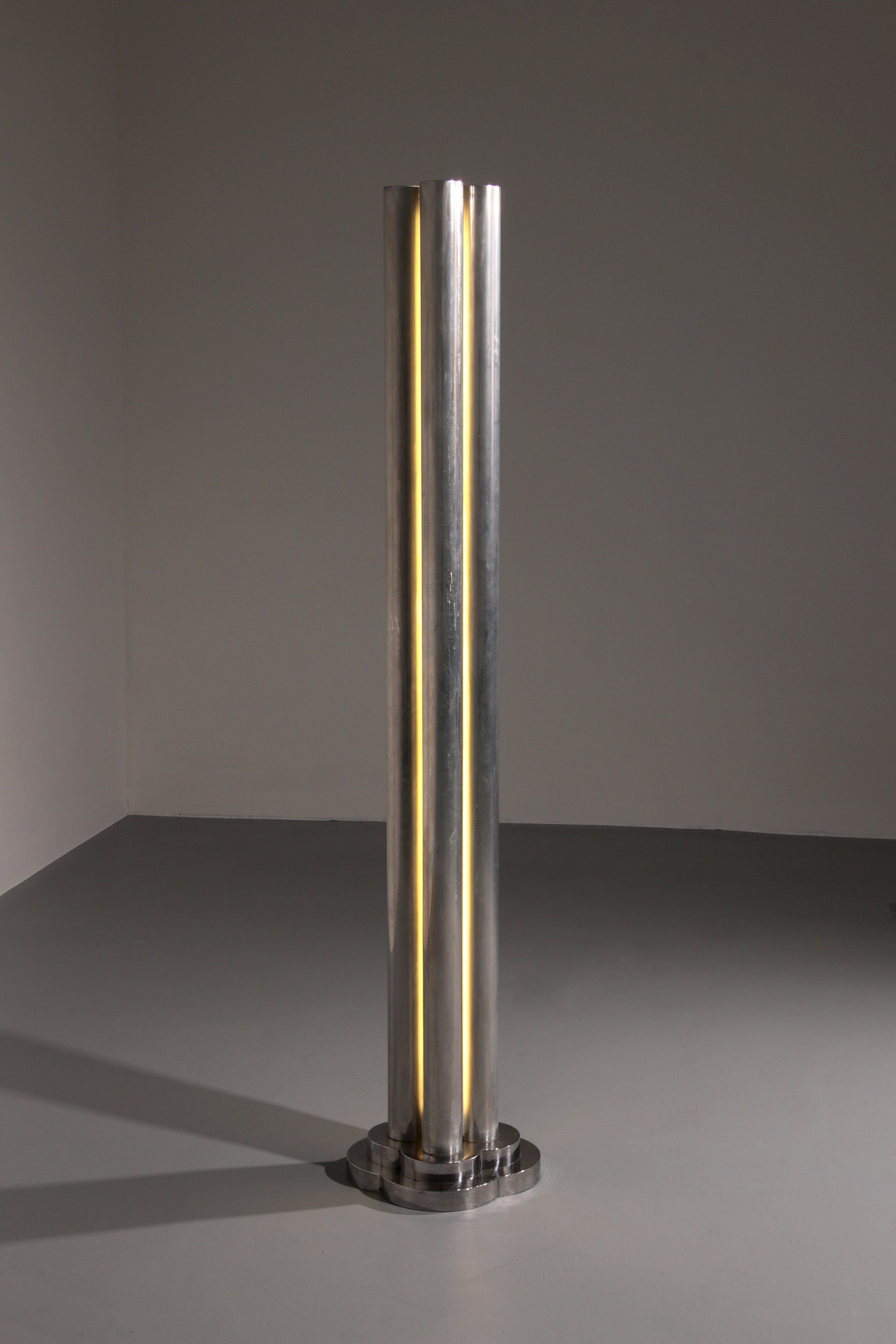 Newlamp Obelisk floor lamp designed by Gianfranco Fini and Fabrizio Cocchia