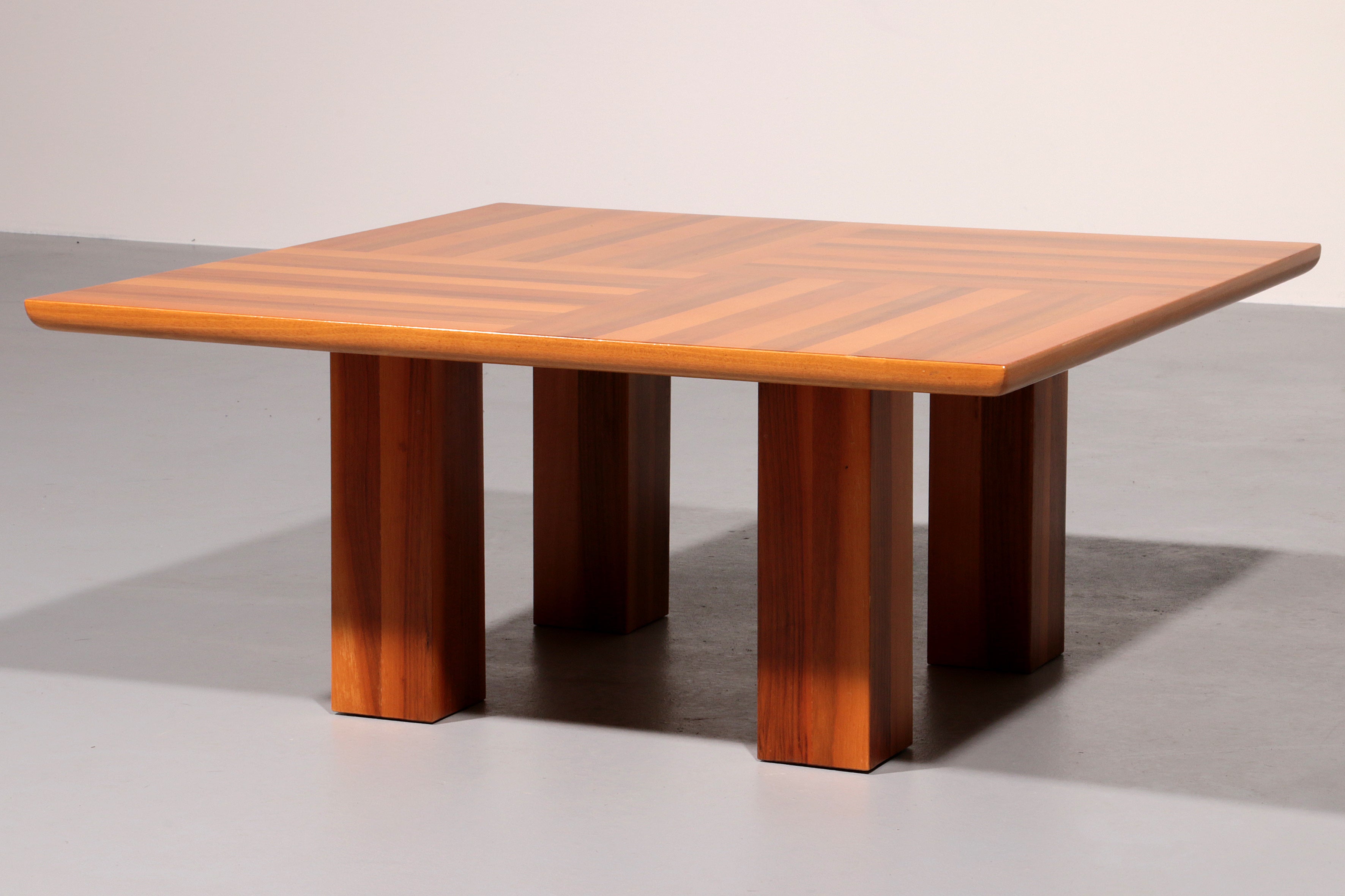  Bellini’s Exquisite Walnut Coffee Table – A Masterpiece of Italian Modernism 1970