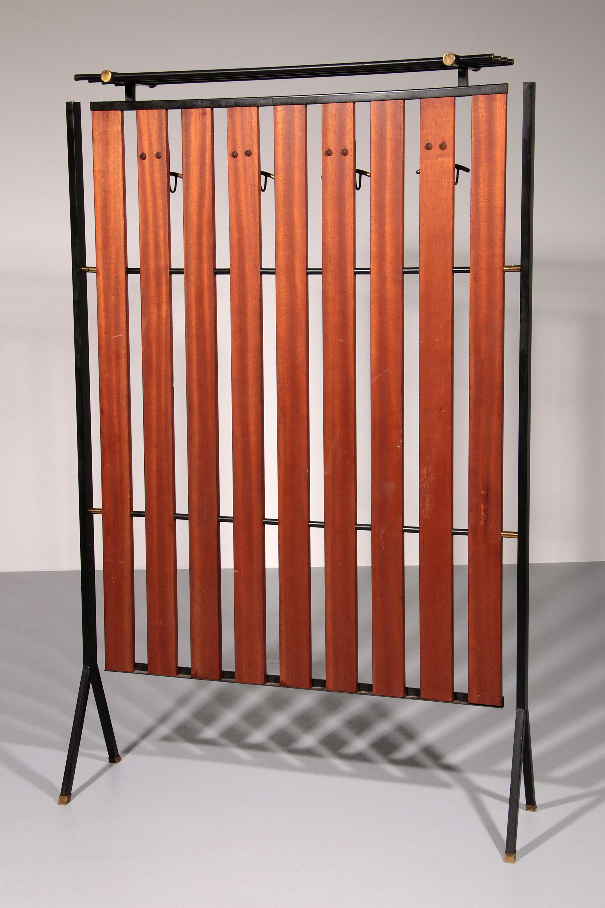 Italian Vintage Elegance – Brass and Teak Wall Clothes Hanger from the 1950s-1960s