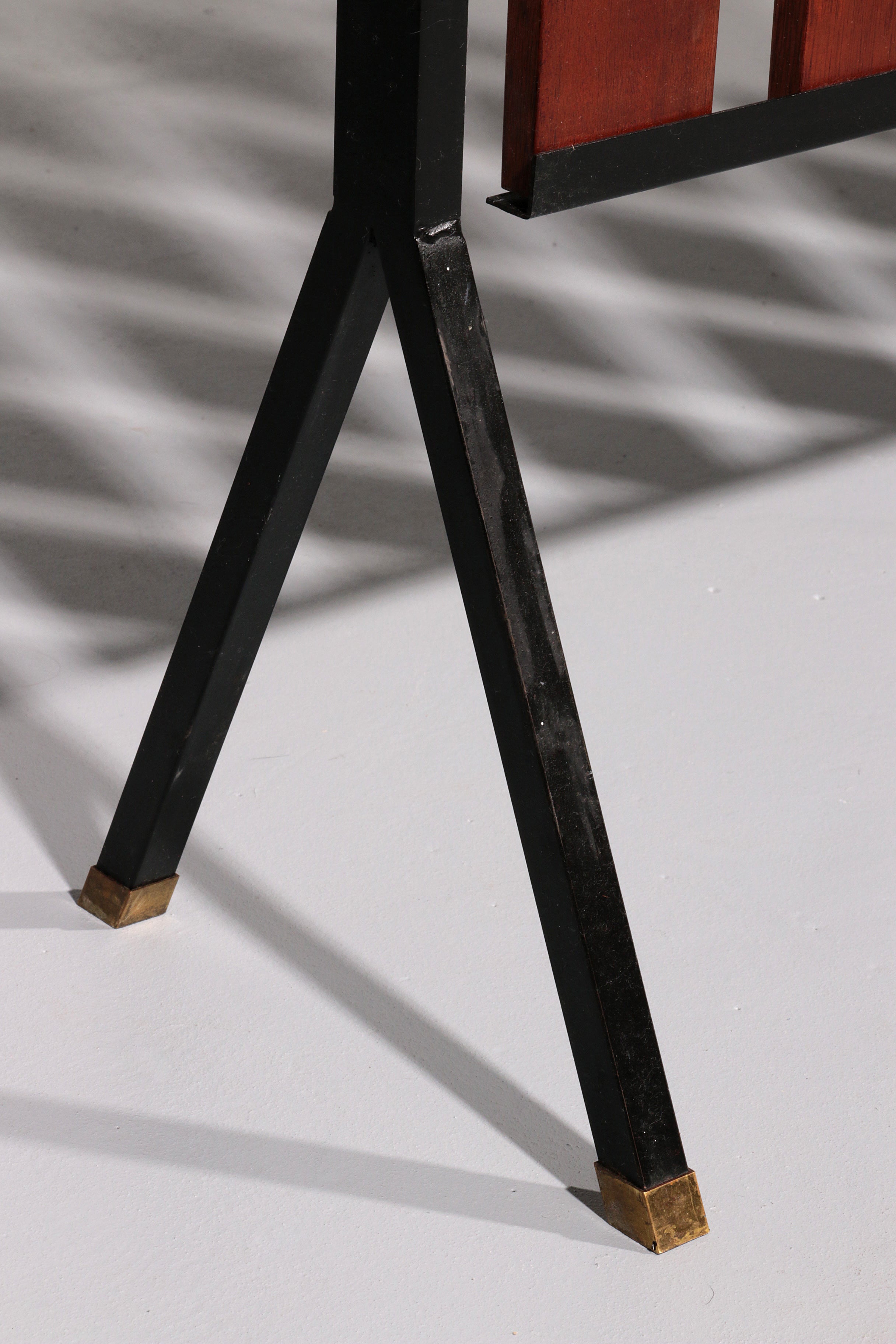 Italian Vintage Elegance – Brass and Teak Wall Clothes Hanger from the 1950s-1960s