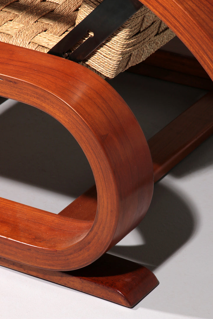 An exceptionally rare and elegant reclining lounge chair from 1950s Italy,