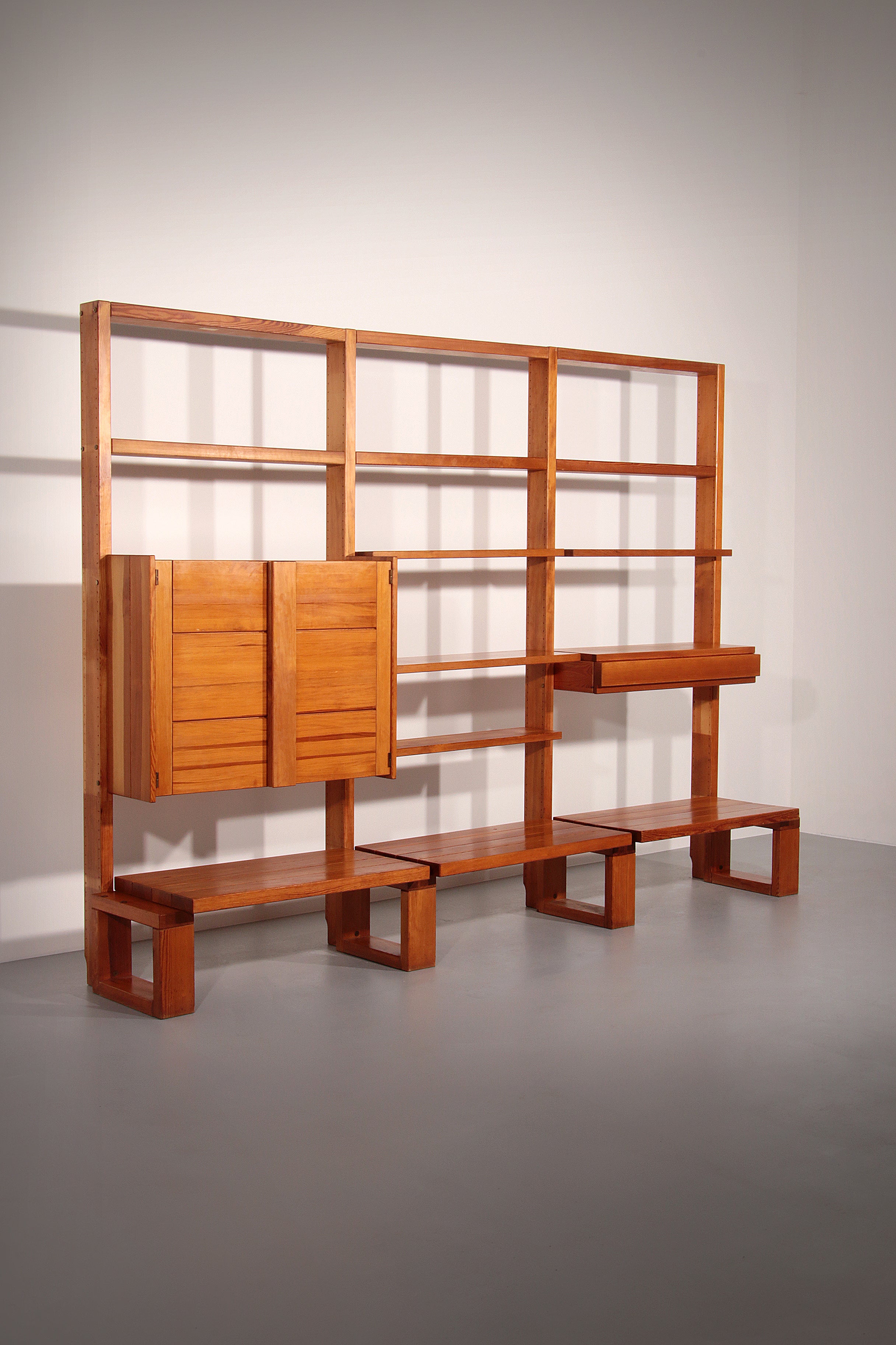 French Brutalist Modular Wall System – Industrial Elegance, ca. 1950
