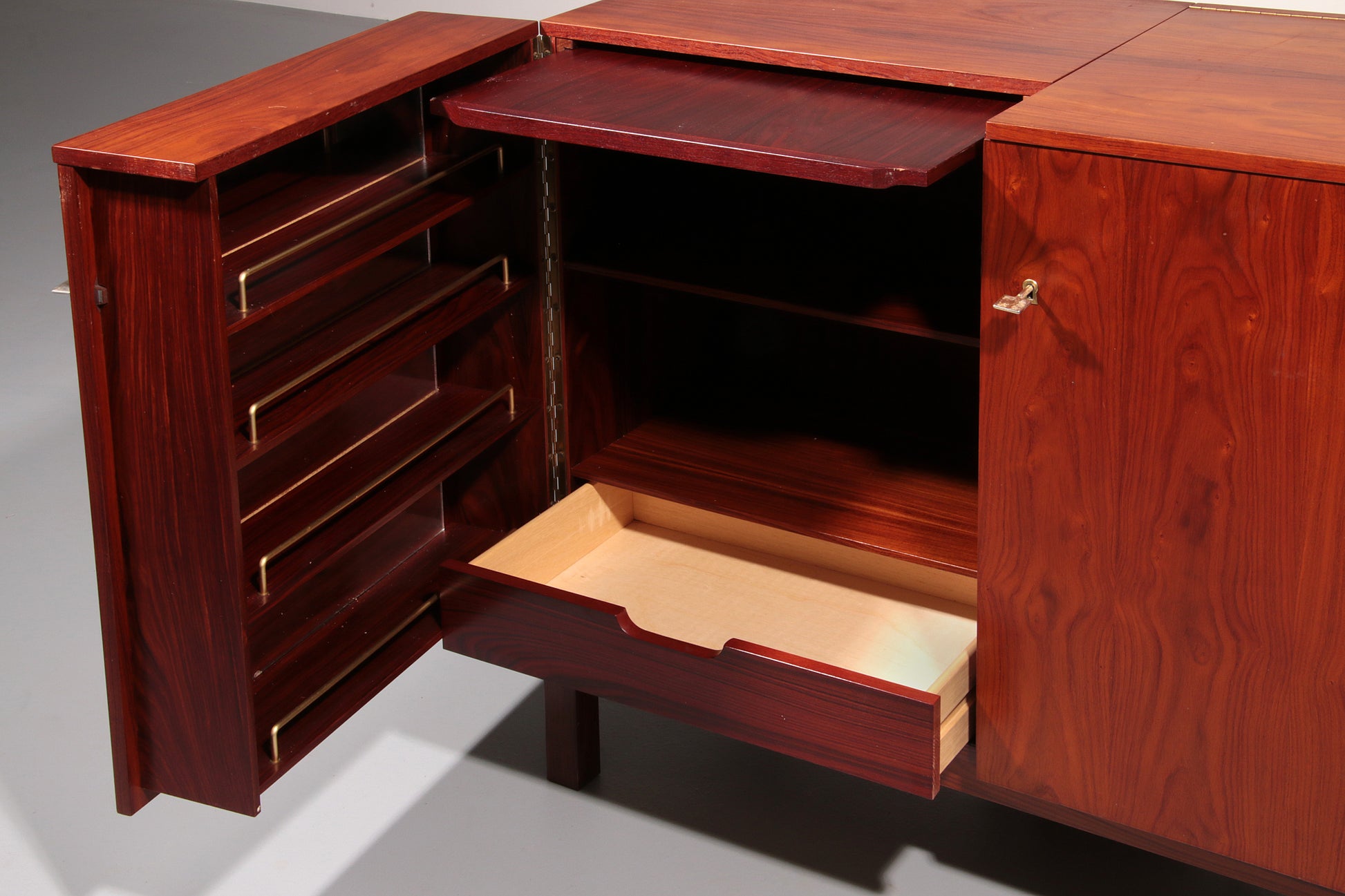 Timeless Scandinavian Mini-Bar with Mid-Century Charm 1960