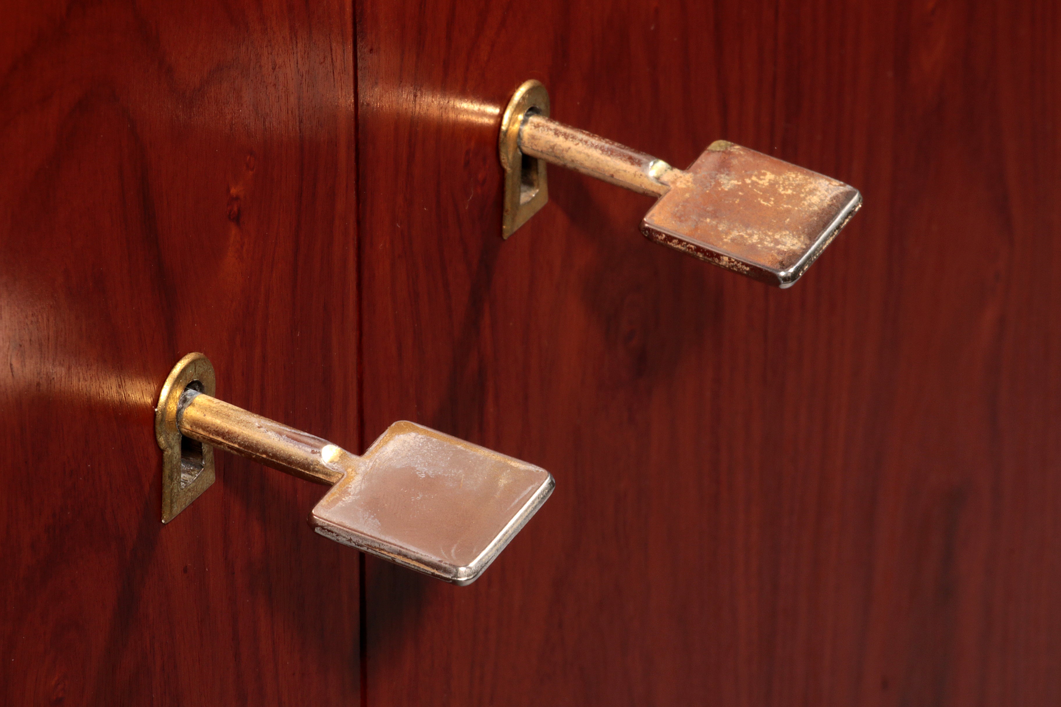 Timeless Scandinavian Mini-Bar with Mid-Century Charm 1960