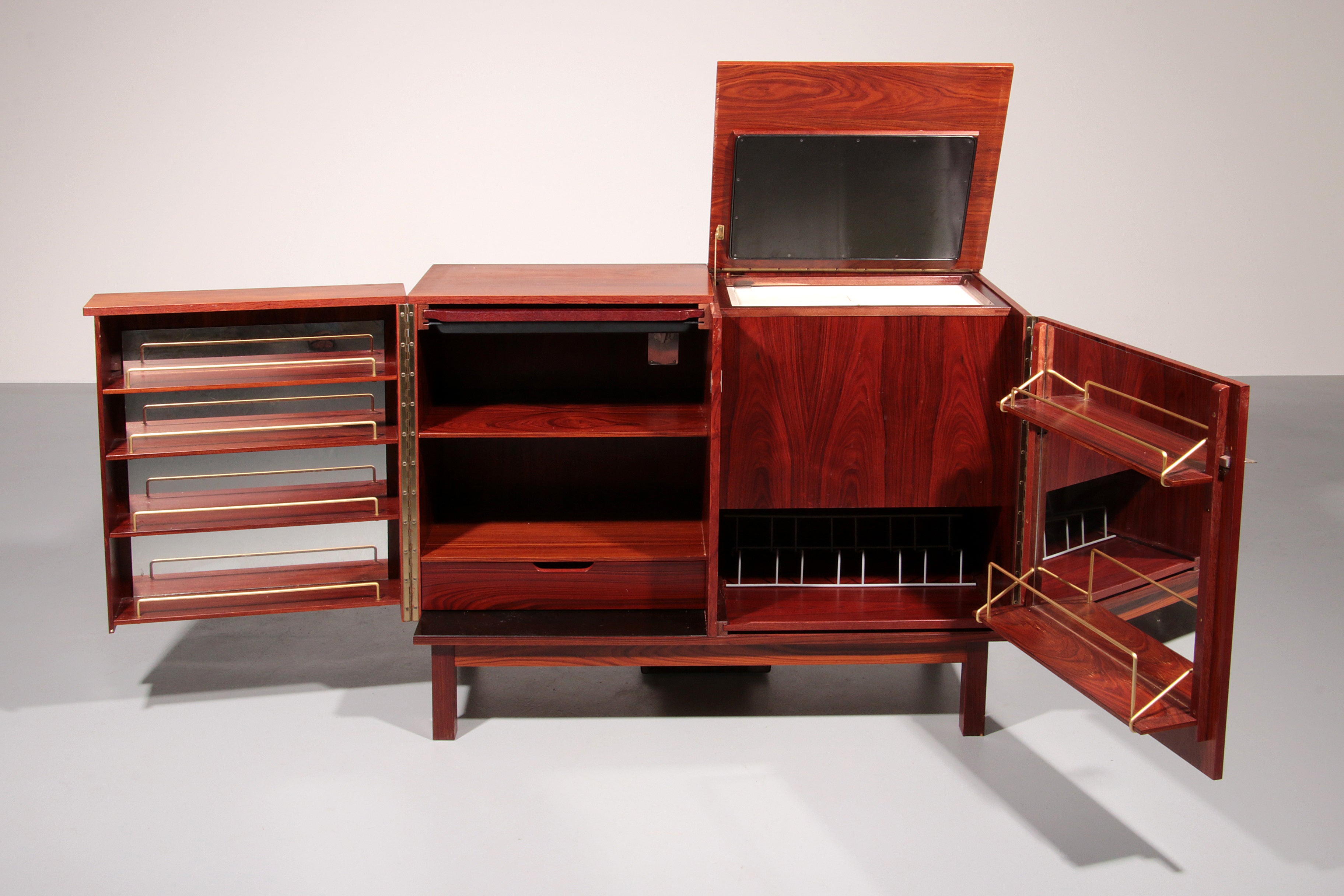 Timeless Scandinavian Mini-Bar with Mid-Century Charm 1960