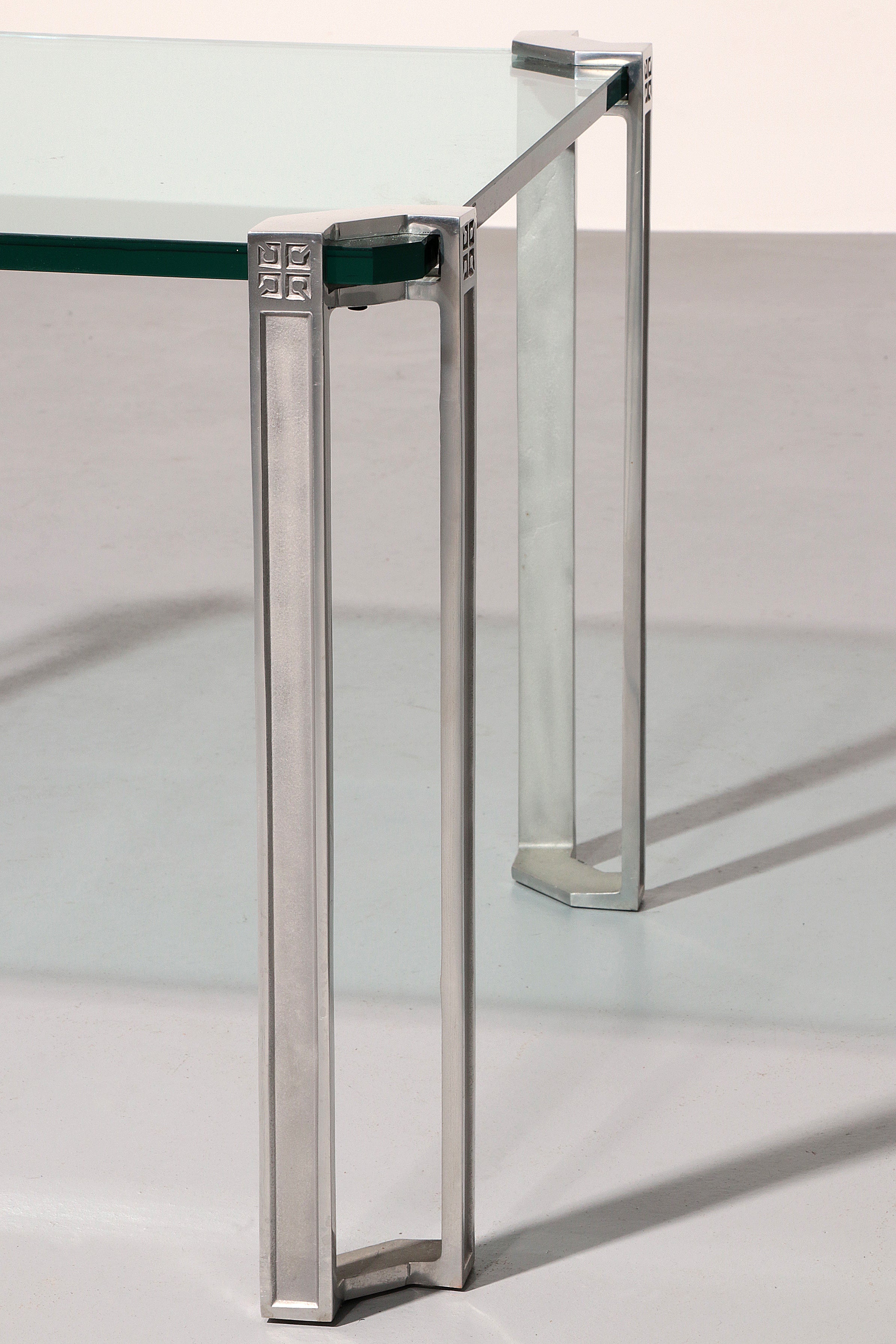 Peter Ghyczy T24 tables a set of two pieces from the 1970s.