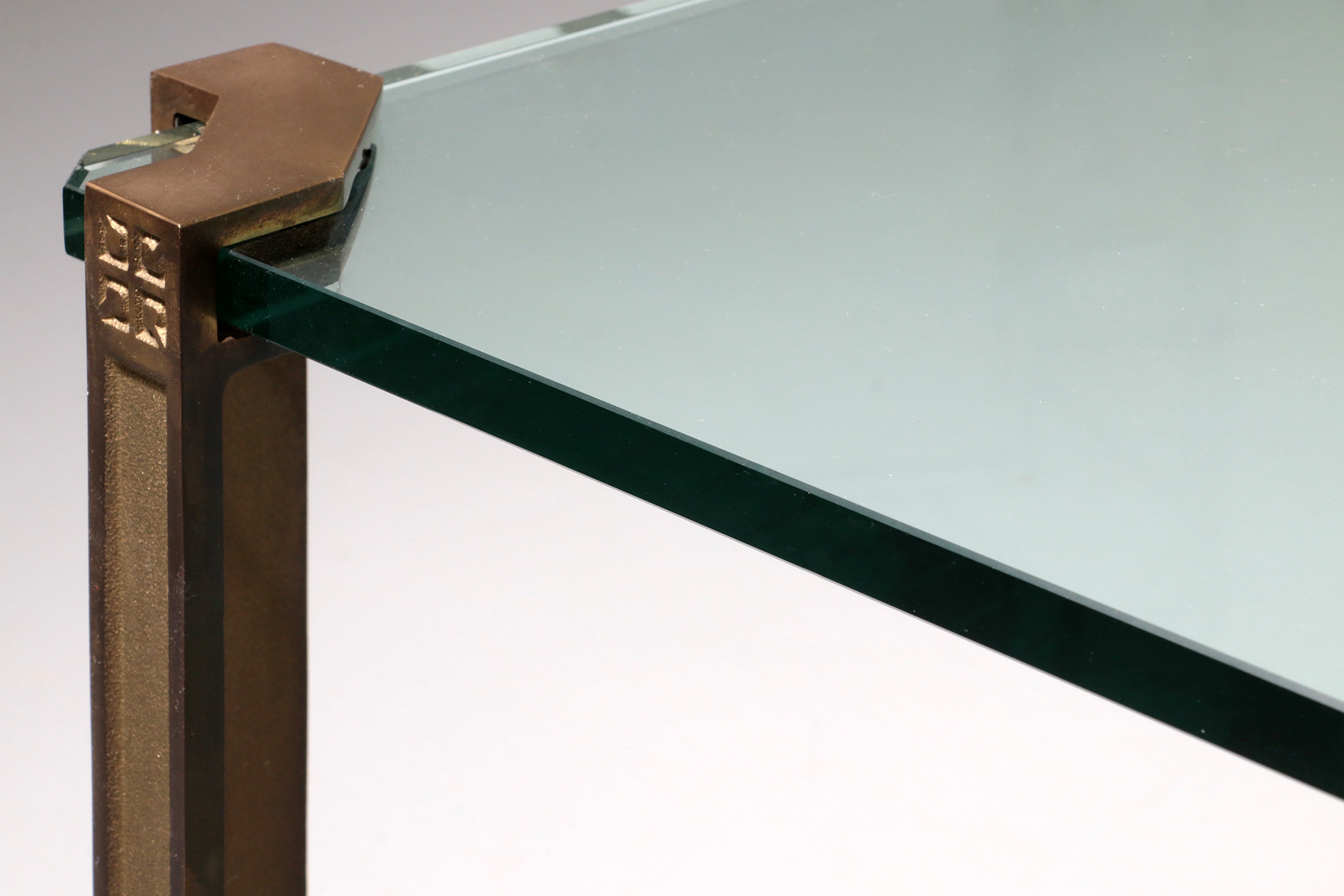 "Timeless Design by Peter Ghyczy – T24 Side Tables from the 1970s" (60x60x45)