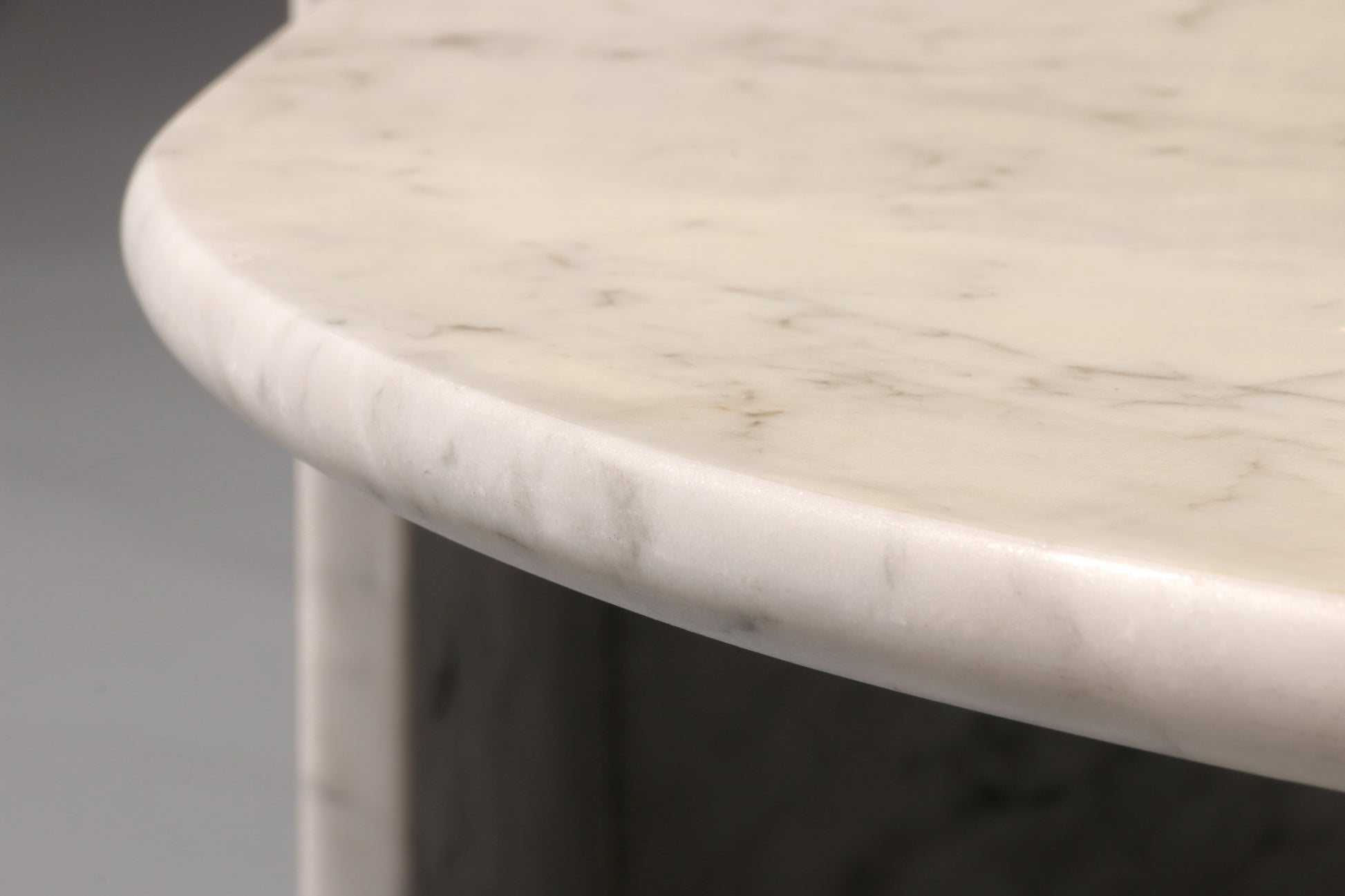 Italian Teardrop Shaped Marble Coffee Table, 1980s 