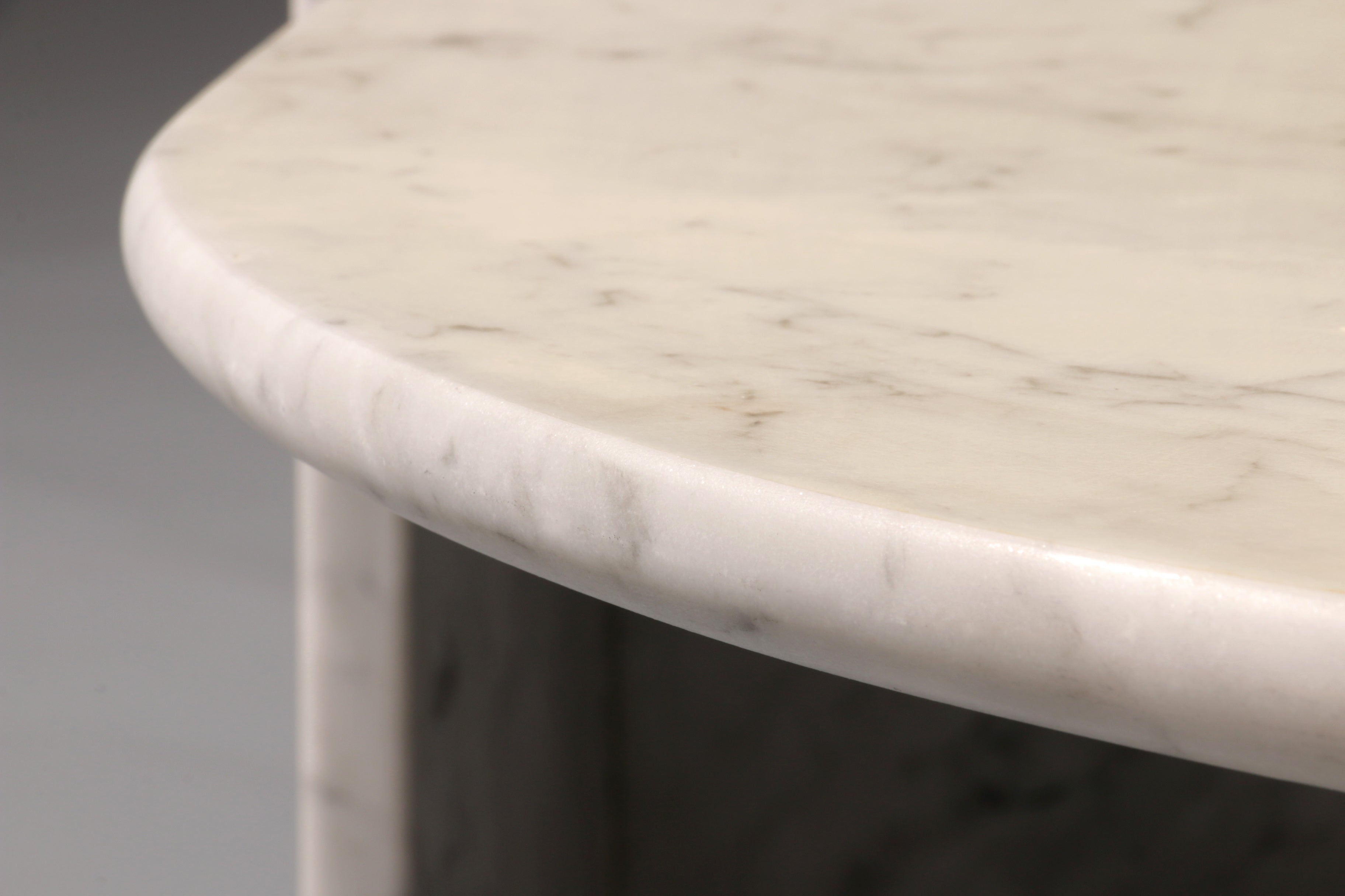 Italian Teardrop Shaped Marble Coffee Table, 1980s 