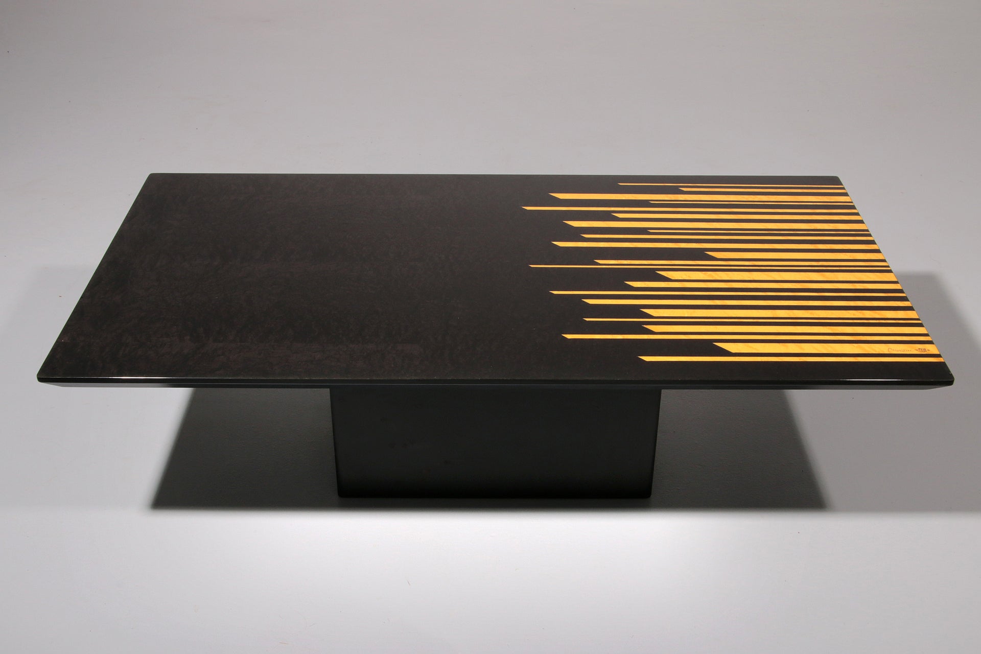 1980s Italian Coffee Table in Black and Yellow Lacquered wood.