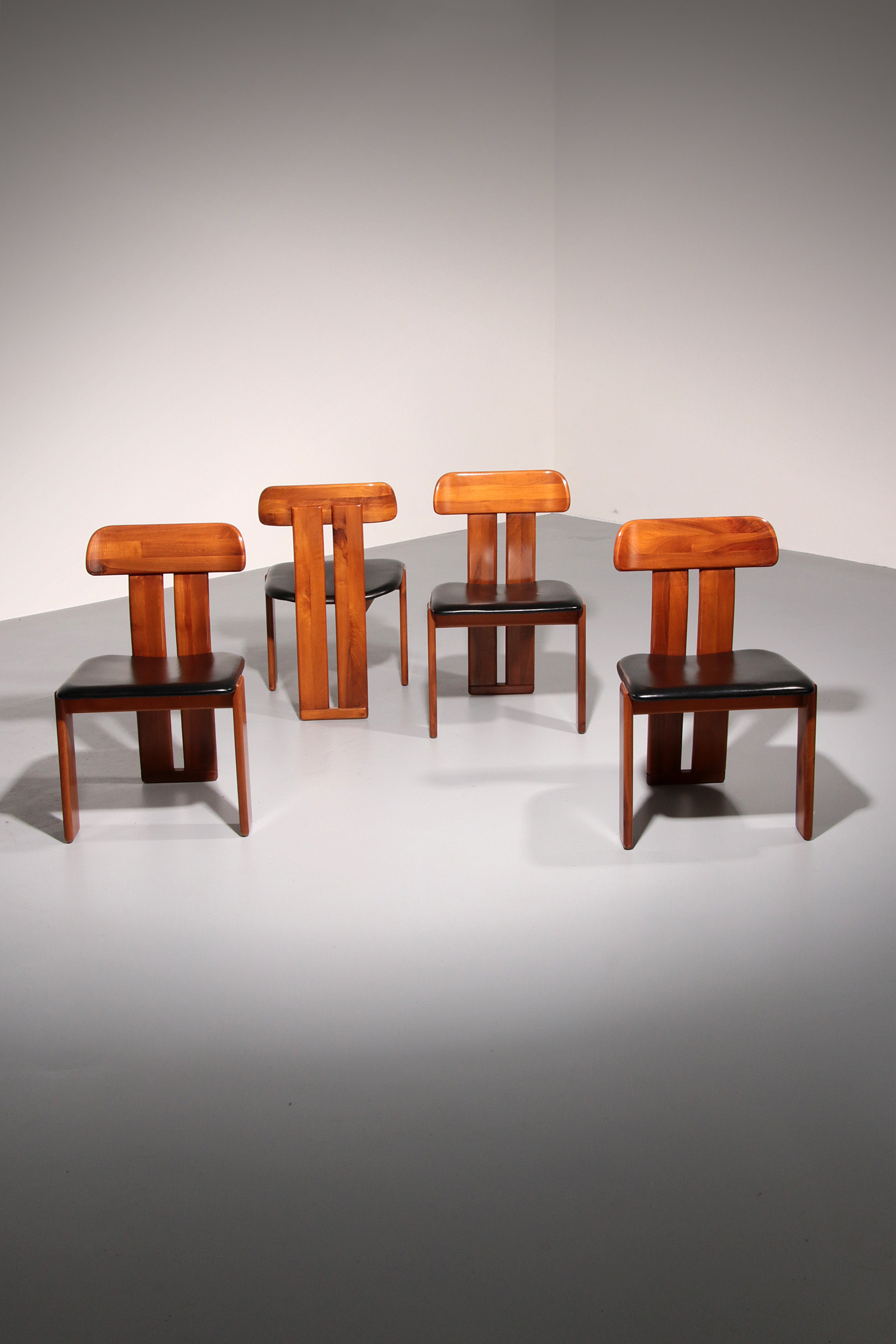 Mario Marenco Walnut Sapporo Dining Chairs for Mobilgirgi, 1970s