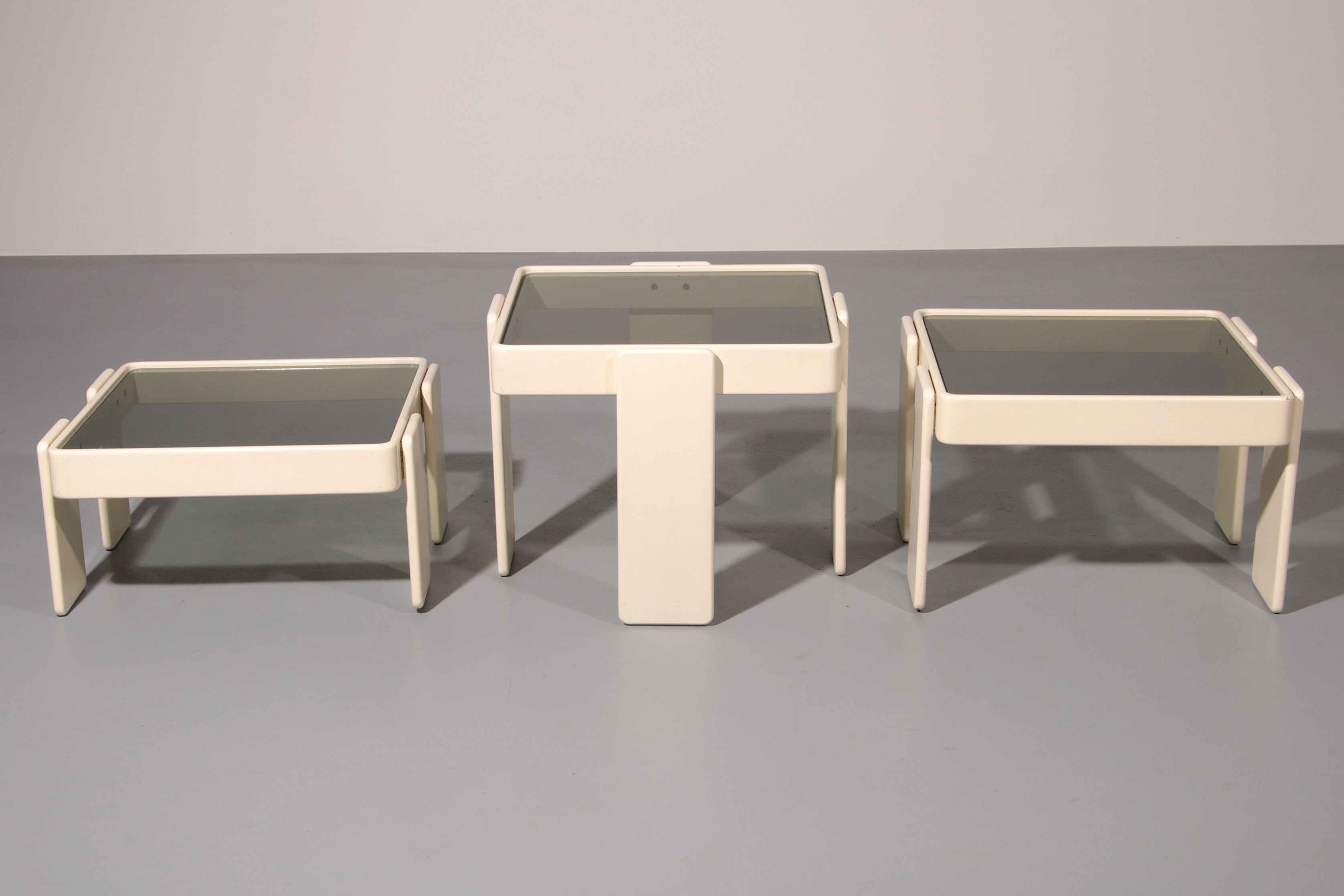 Gianfranco Frattini Stacking Tables for Cassina – Original Off-White Lacquer