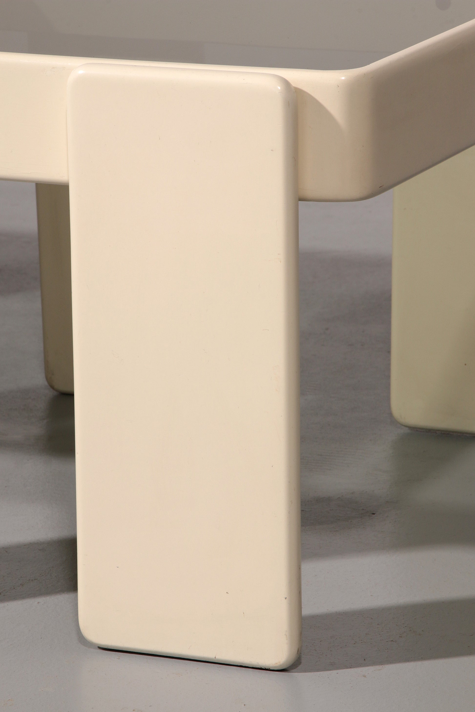 Gianfranco Frattini Stacking Tables for Cassina – Original Off-White Lacquer