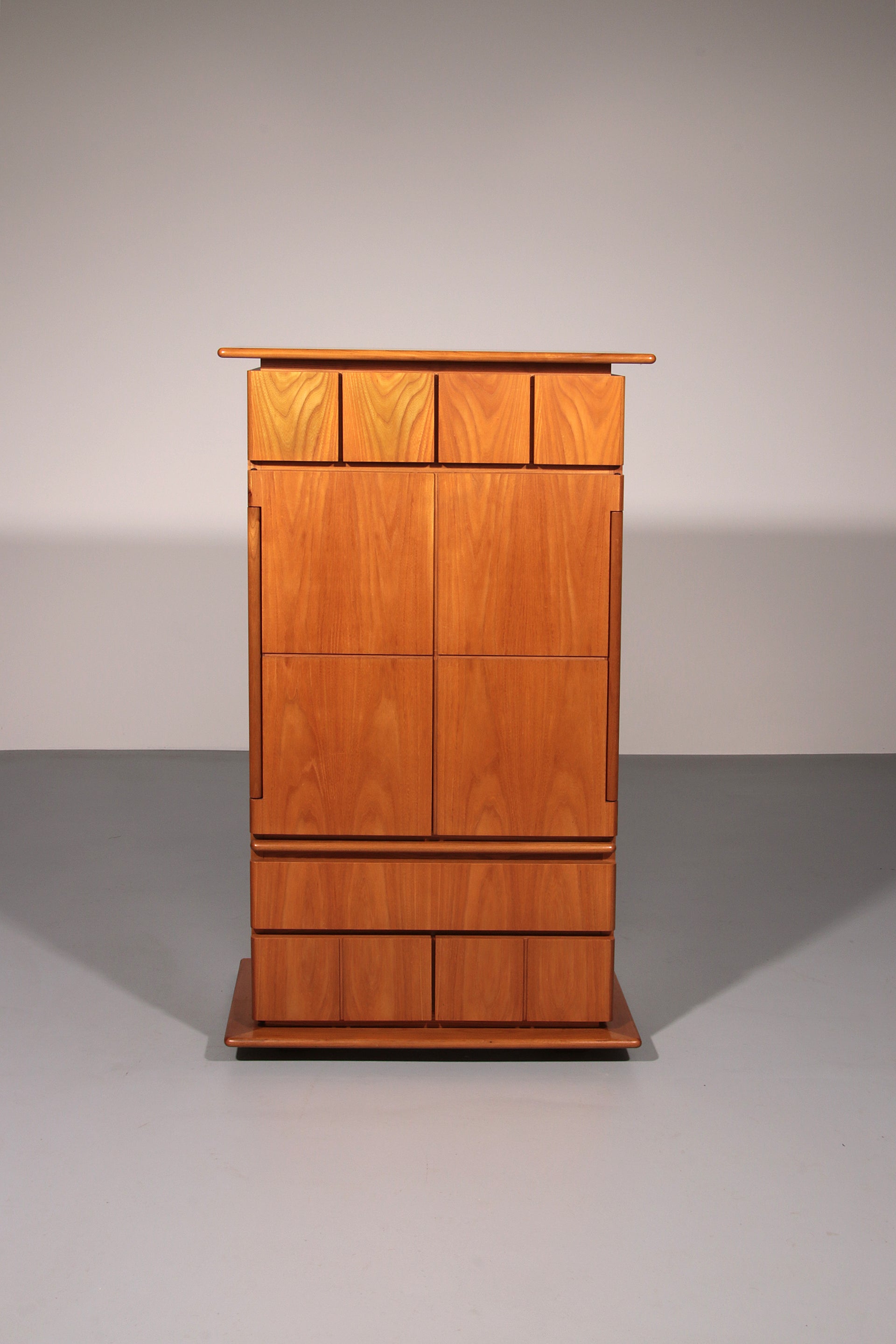 Iconic Italian Design Cabinet “Il Cerniera” by Silvana Arcelli Montanari for Tonelli (1970s)