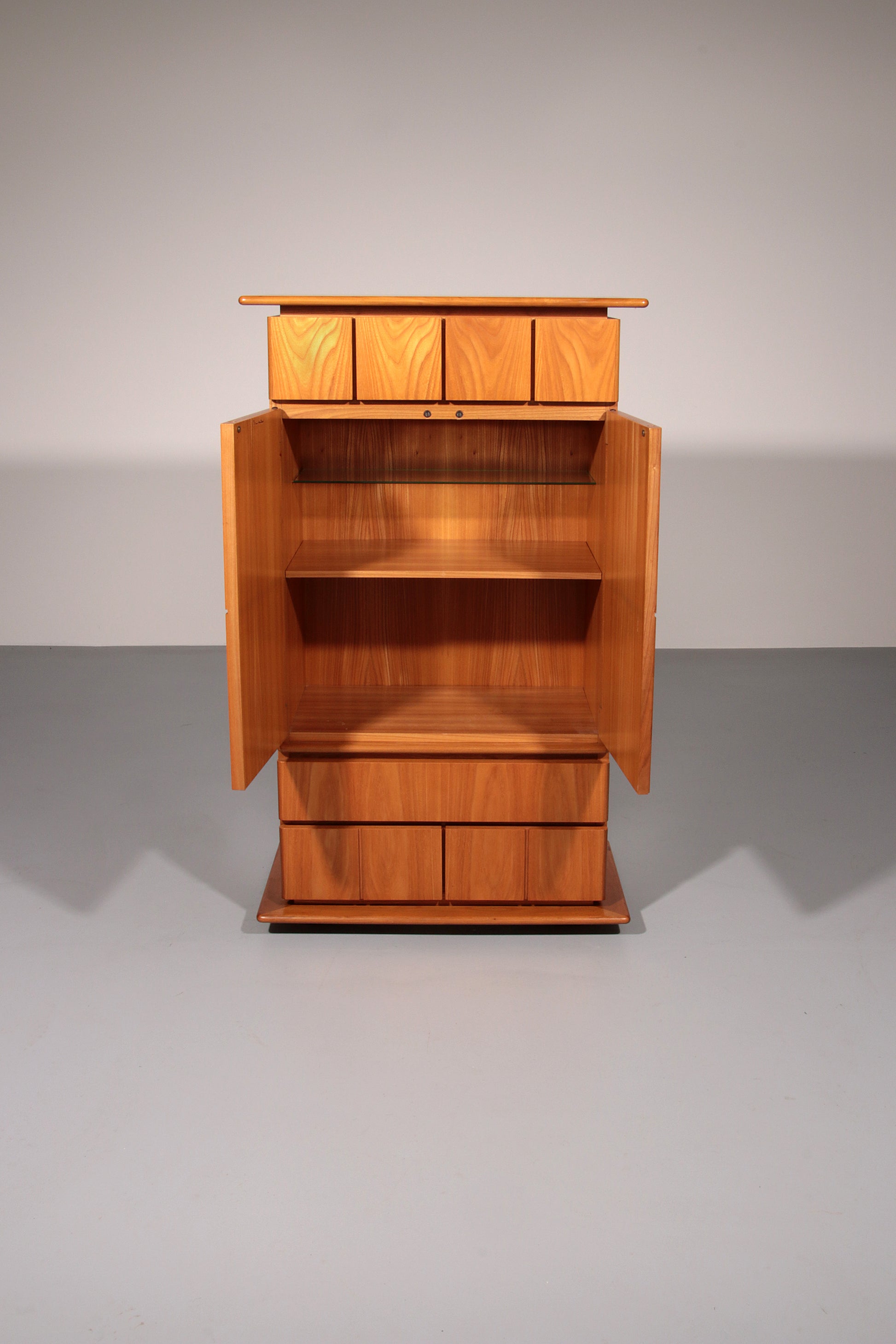 Iconic Italian Design Cabinet “Il Cerniera” by Silvana Arcelli Montanari for Tonelli (1970s)