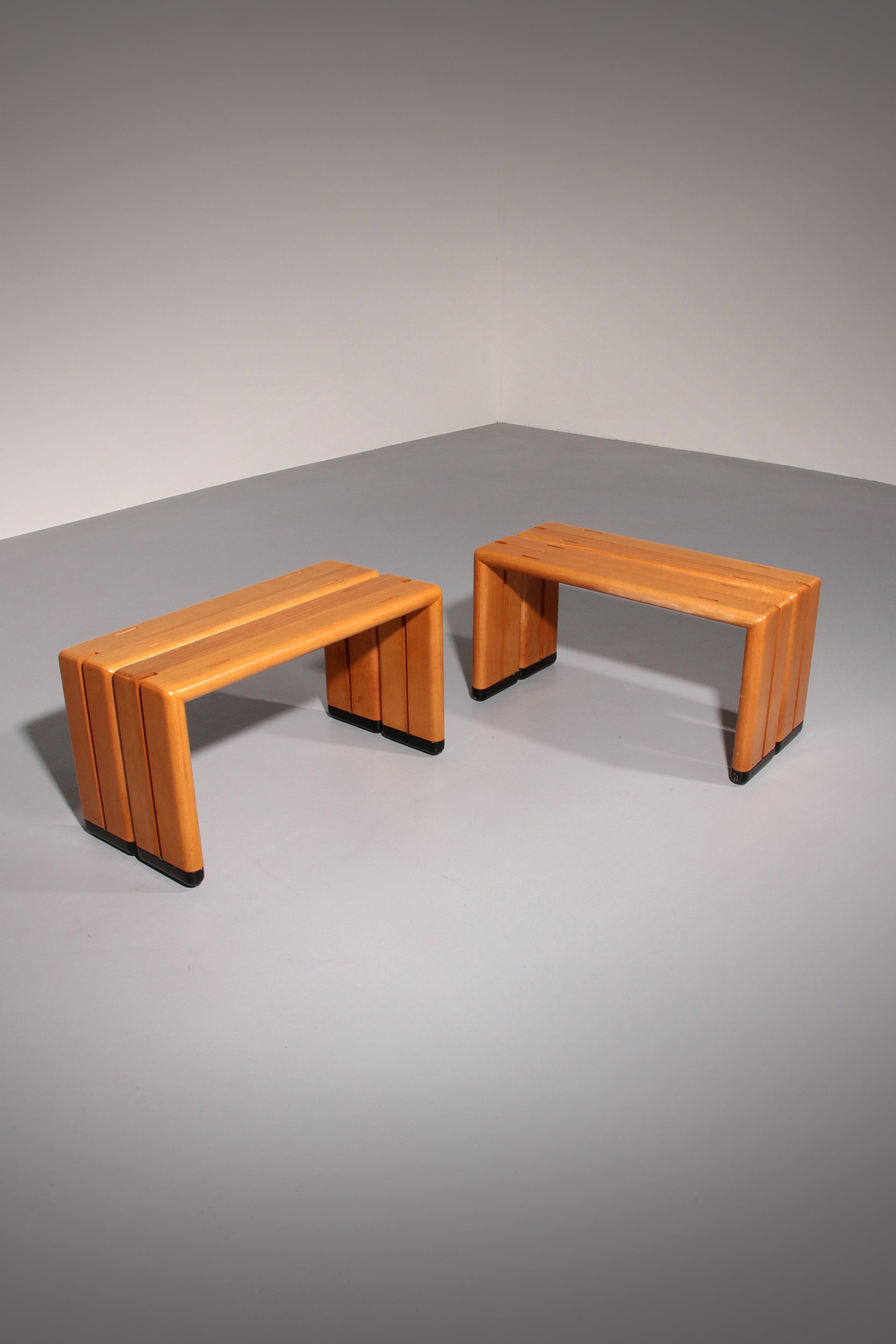 Italian Beechwood Benches from 1960 – Timeless Mid-Century Seating