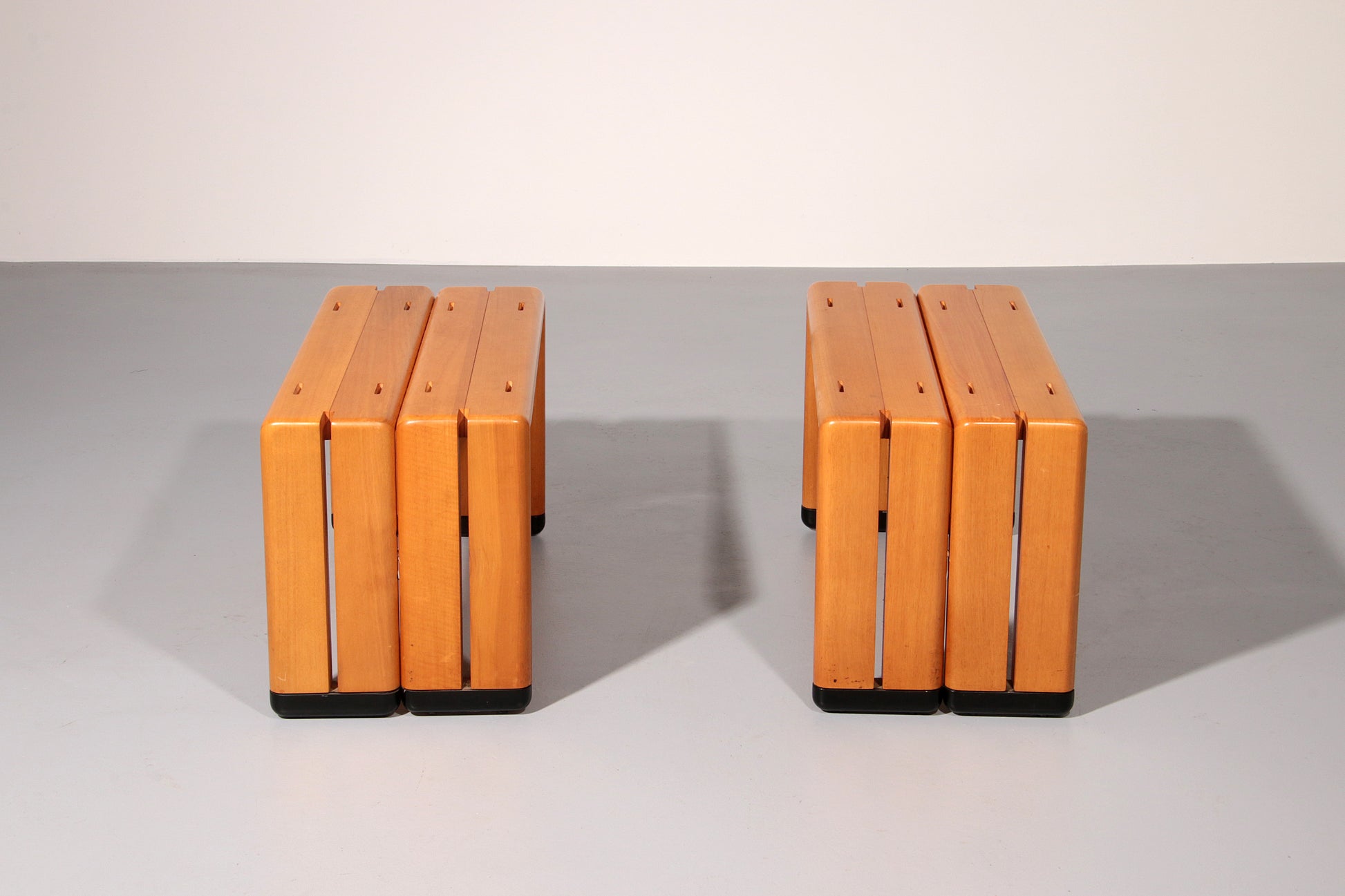 Italian Beechwood Benches from 1960 – Timeless Mid-Century Seating