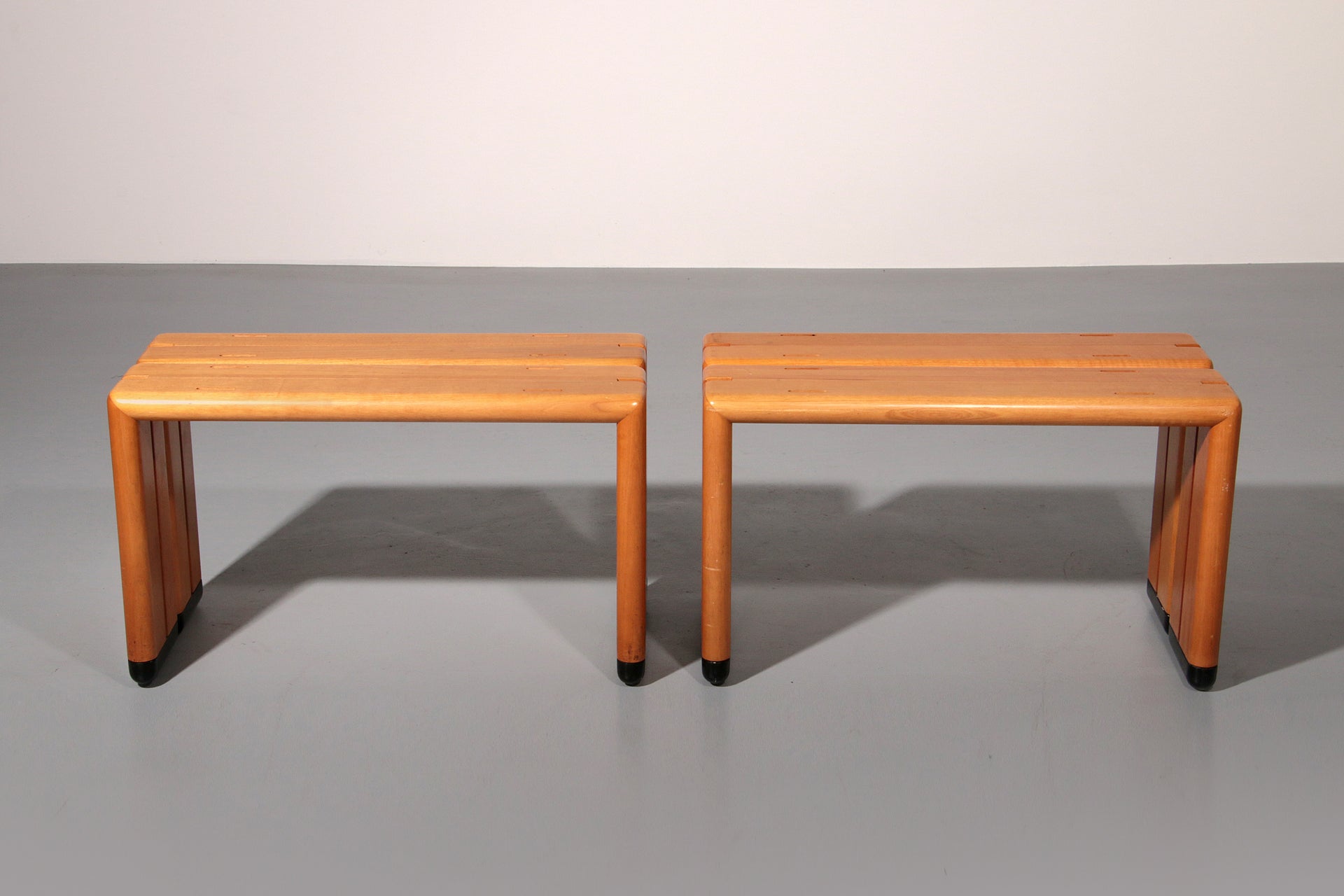 Italian Beechwood Benches from 1960 – Timeless Mid-Century Seating