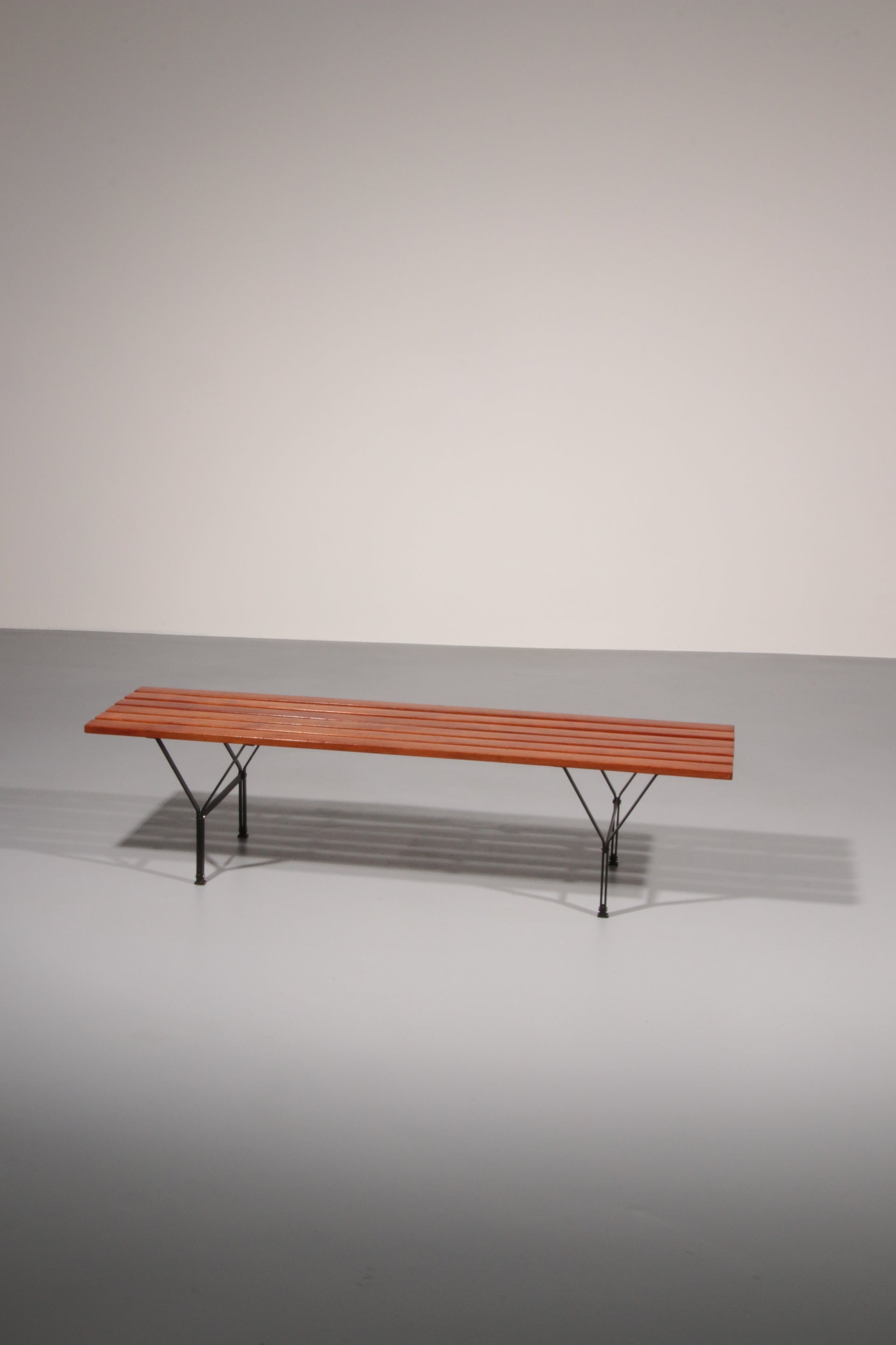 Elegant Italian Mid-Century Bench in Wood and Black Metal, 1960s, Ico Parisi Style