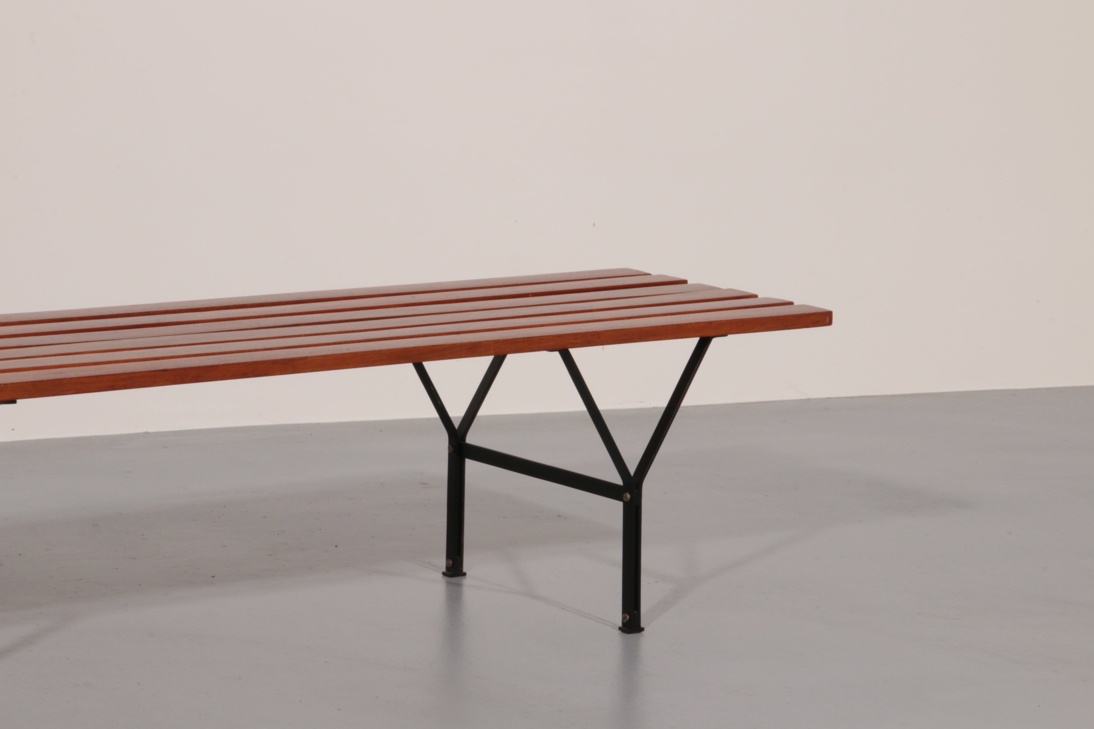 Elegant Italian Mid-Century Bench in Wood and Black Metal, 1960s, Ico Parisi Style