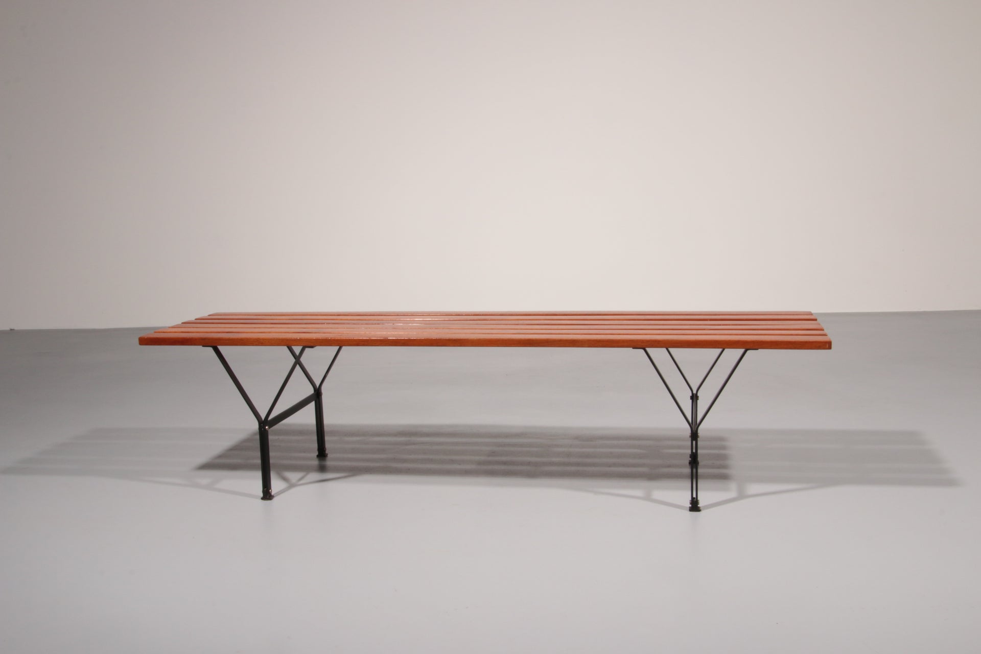 Elegant Italian Mid-Century Bench in Wood and Black Metal, 1960s, Ico Parisi Style