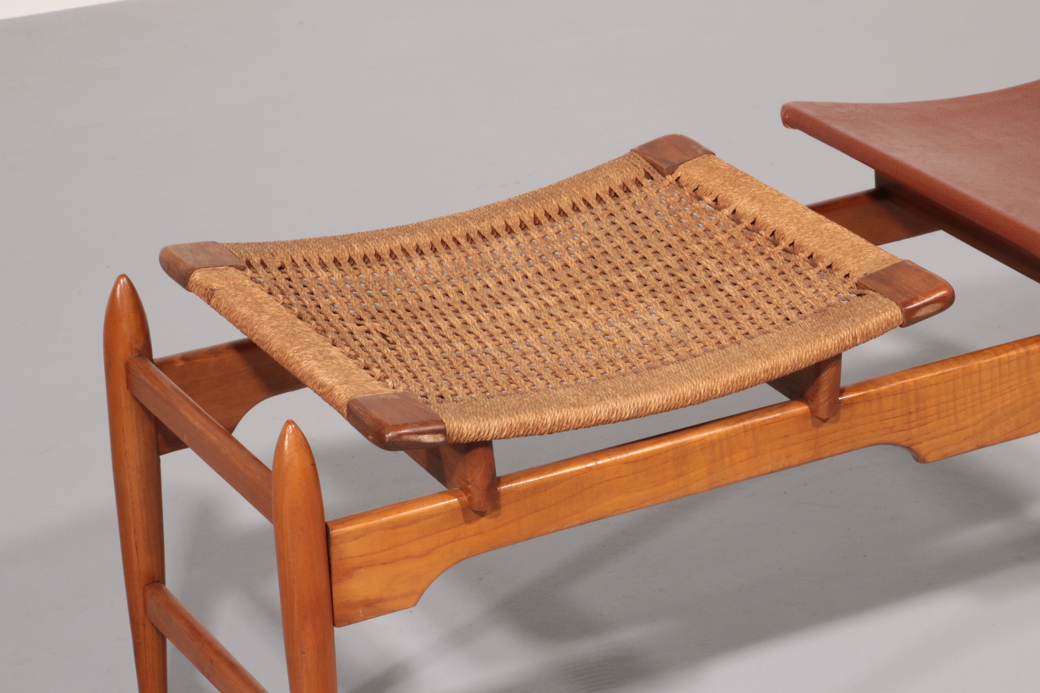 Italian Mid-Century Wooden Bench with Sisal Rope and Cognac Leather Seat – 1960s