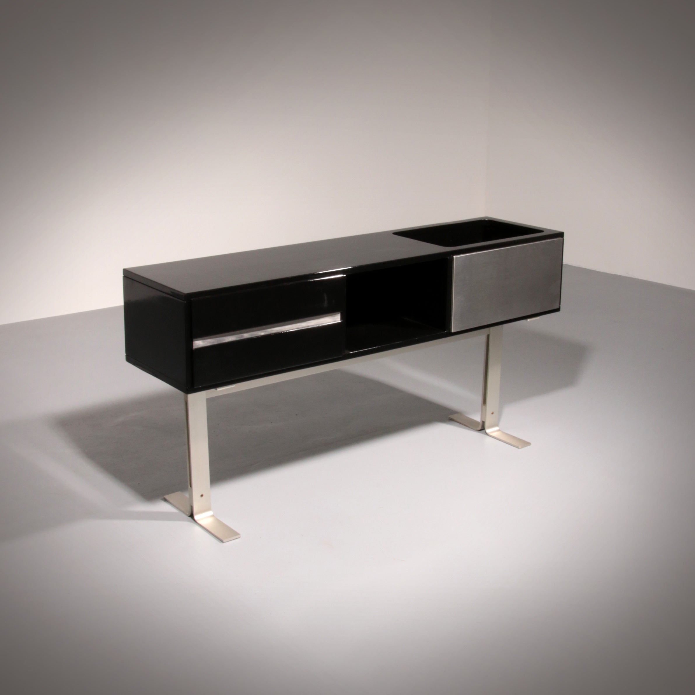 Stunning Willy Rizzo Bar / Sideboard in Black & Stainless Steel, Italy 1969