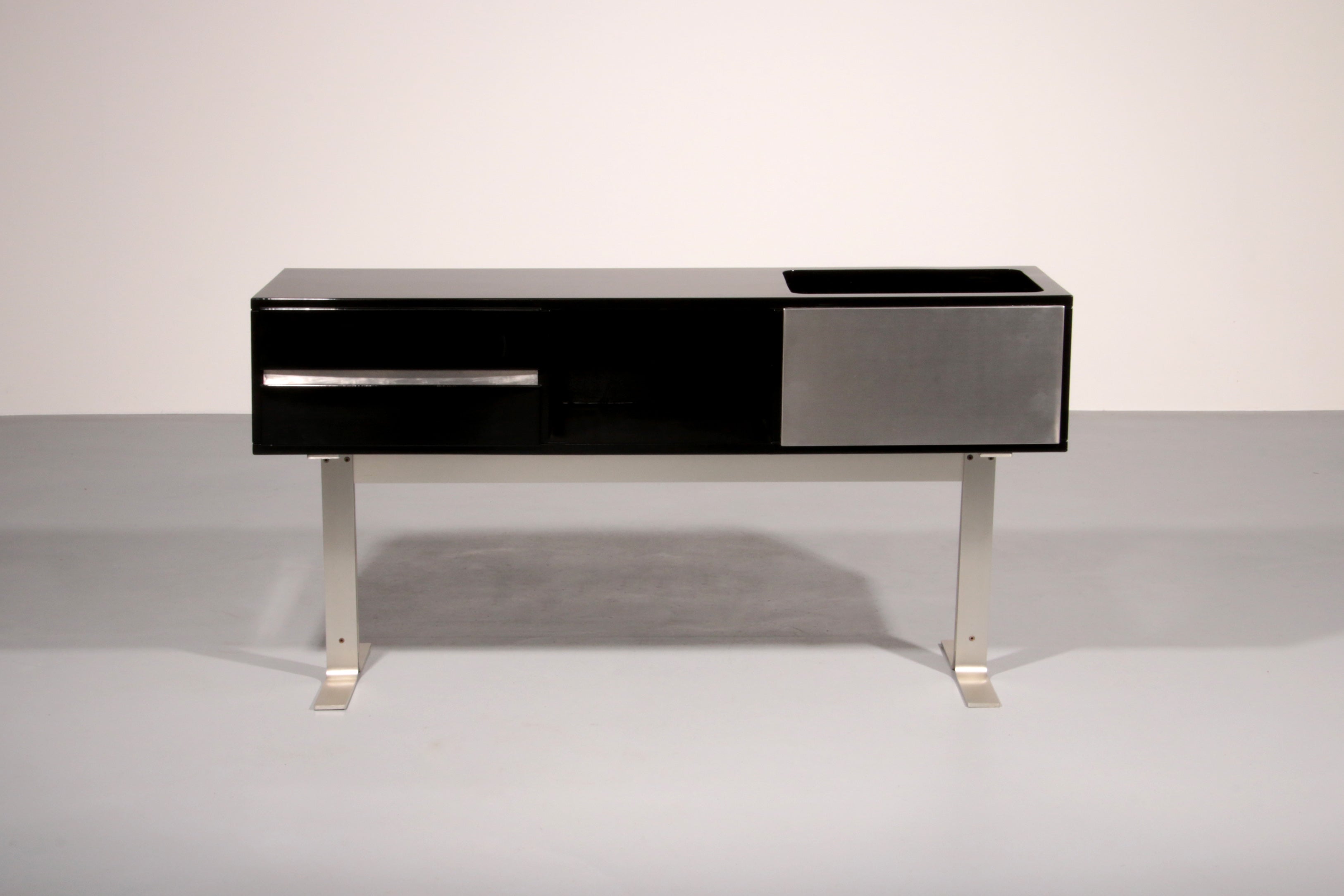 Stunning Willy Rizzo Bar / Sideboard in Black & Stainless Steel, Italy 1969