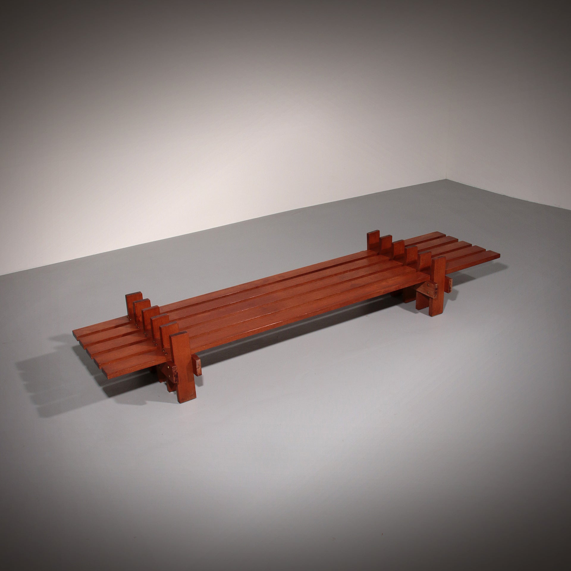 Italian Elegance Redefined – A Bench That Blends Luxury with Modern Design